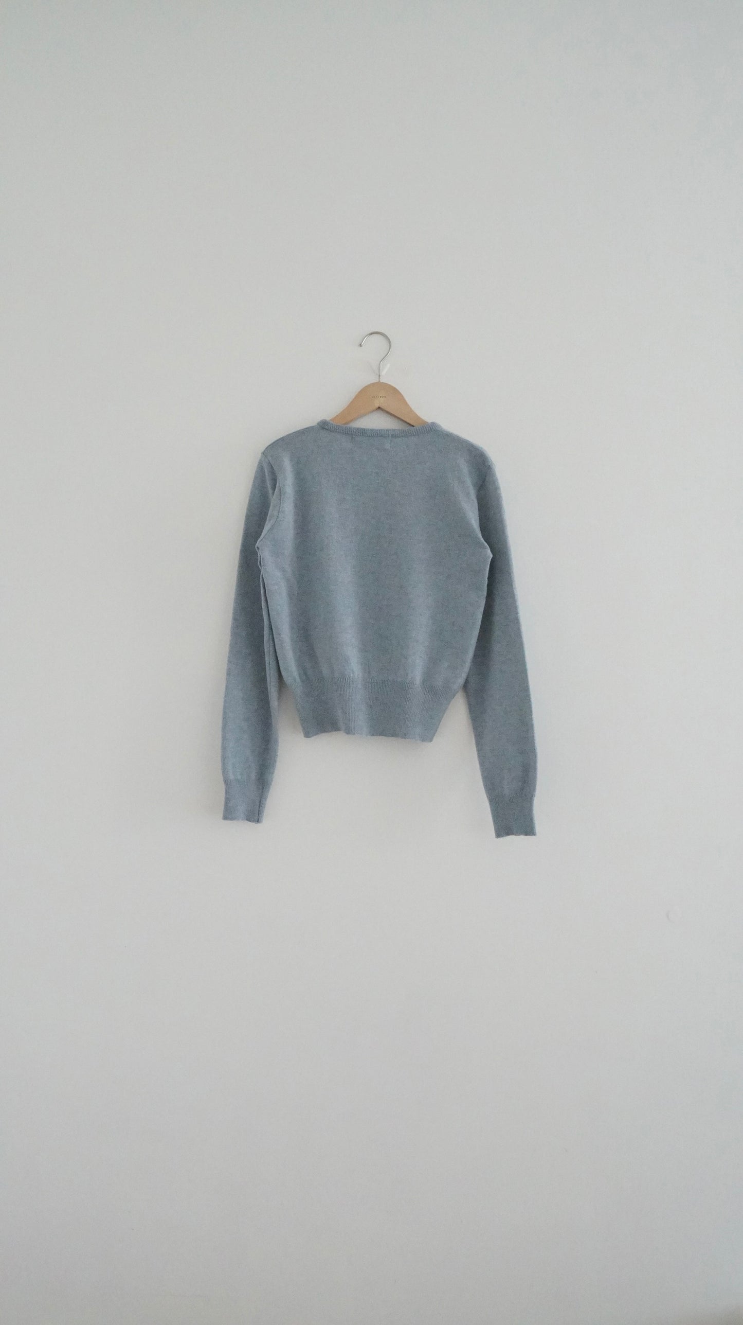 classic cashmere knit top in baby-blue (must have) (pre-order)