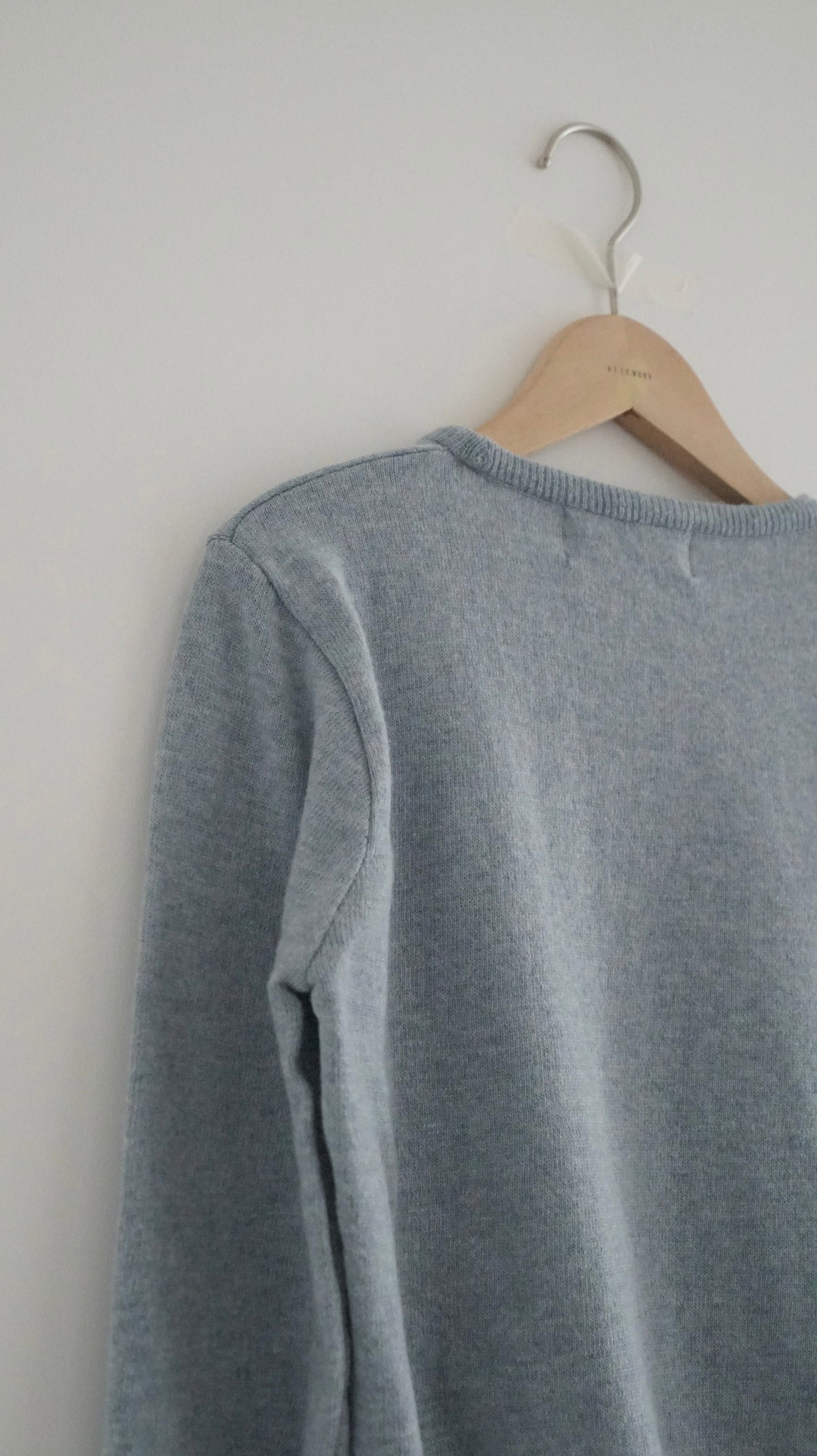 classic cashmere knit top in baby-blue (must have) (pre-order)