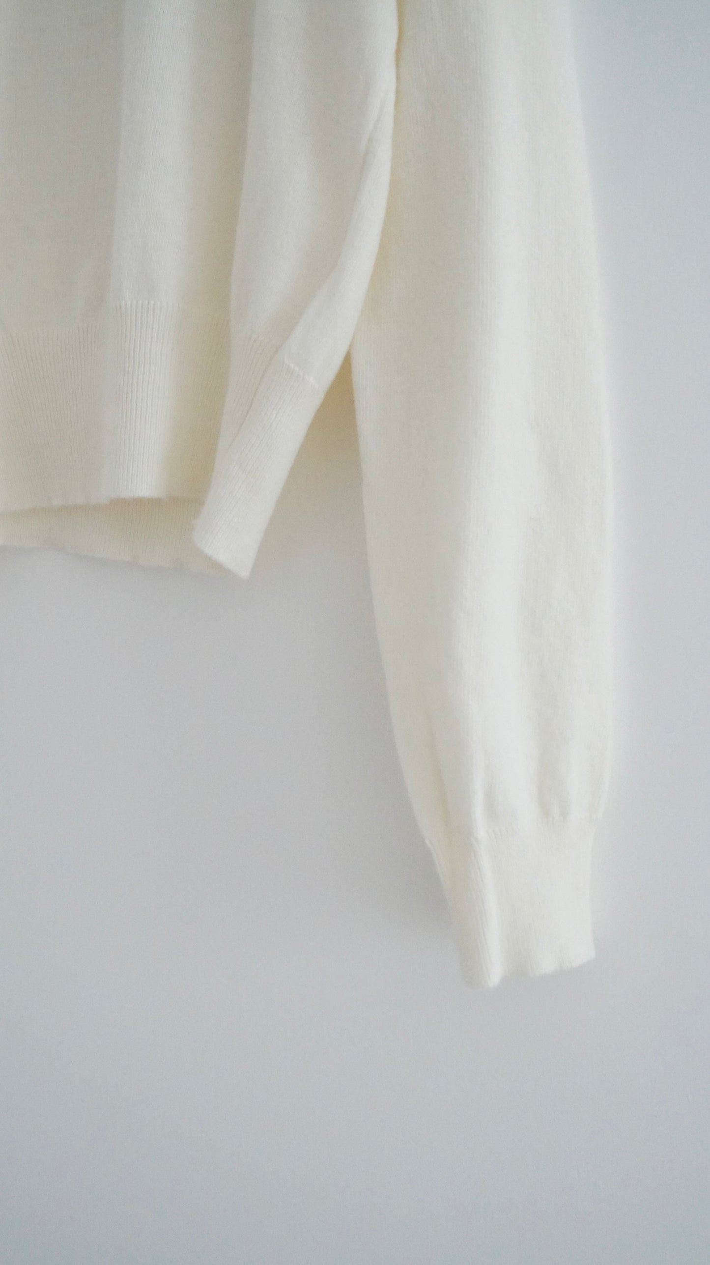 classic cashmere knit top in ivory (must have) (pre-order)