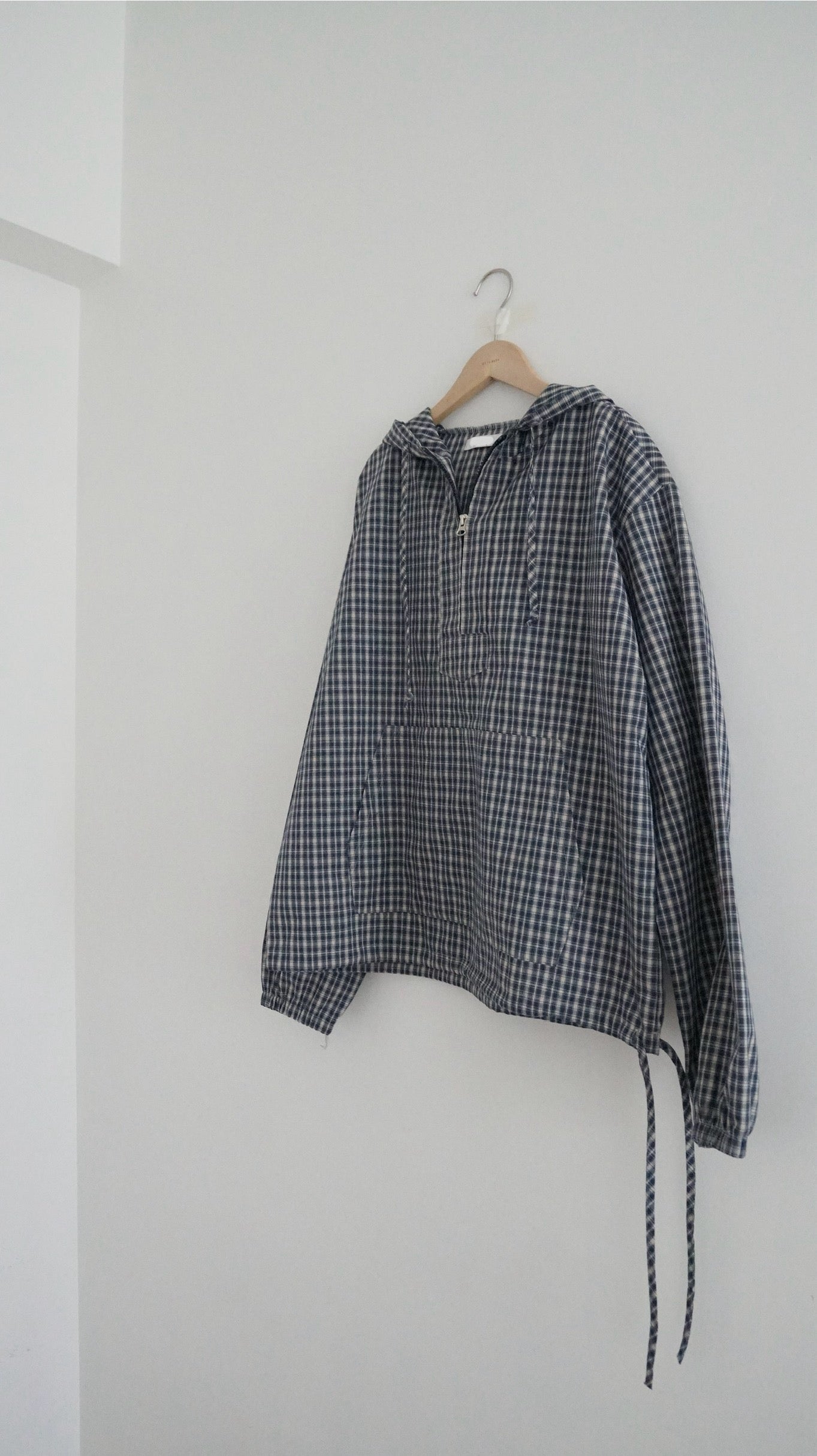 checked hoodies shirt in navy (pre-order)