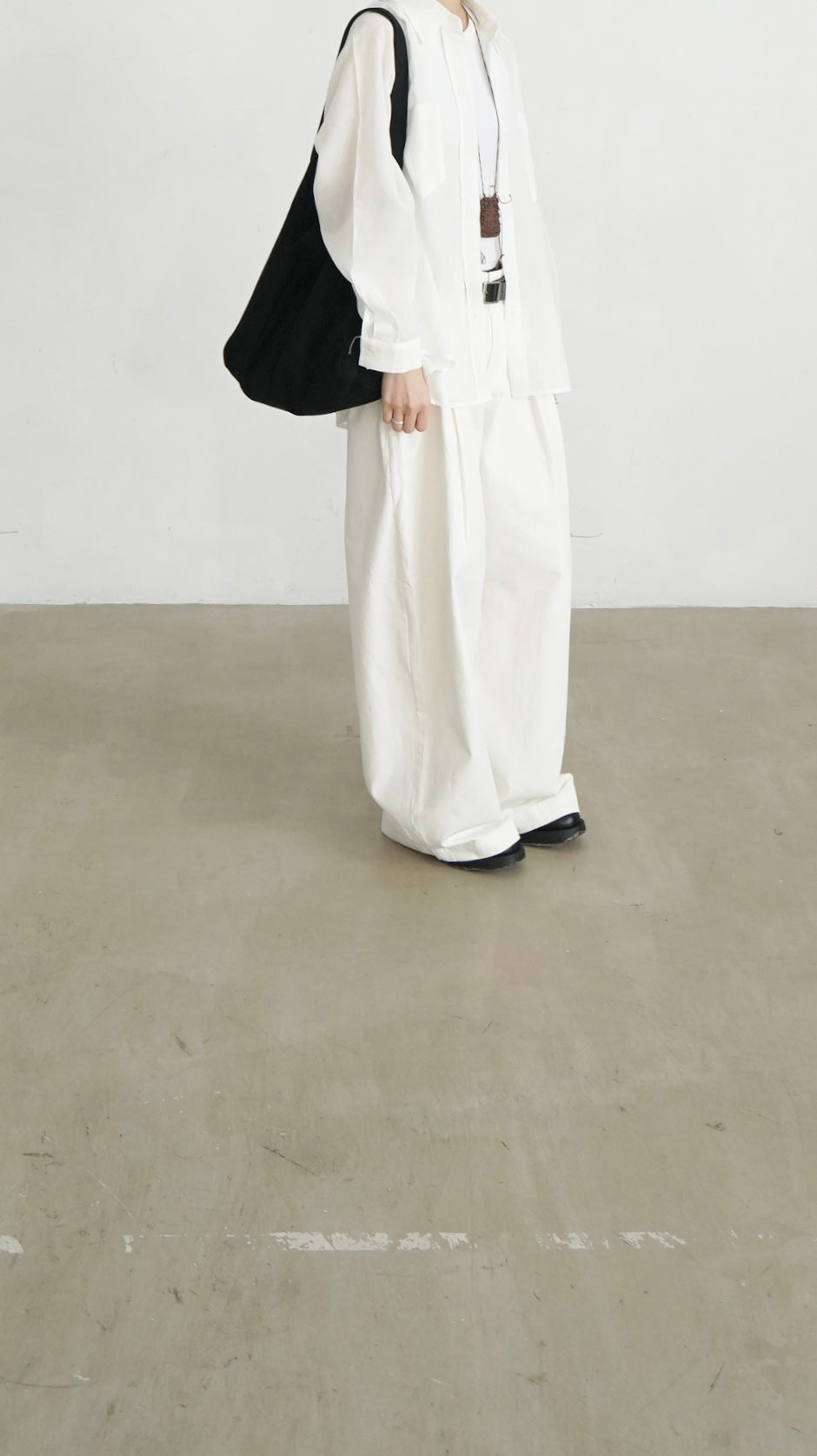 cocoon pleat trousers in white (pre-order)