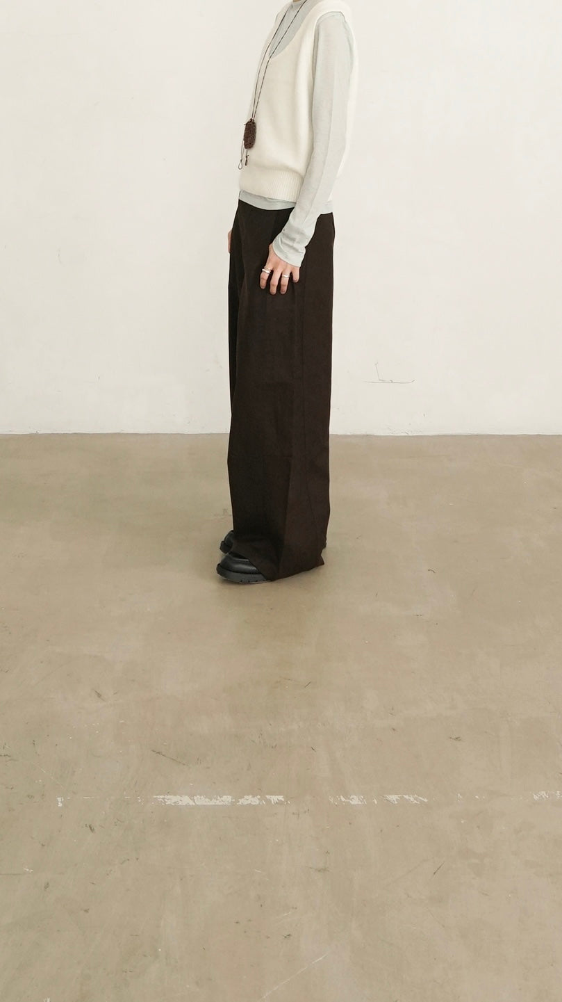 soft minimalist vest in ivory (pre-order)