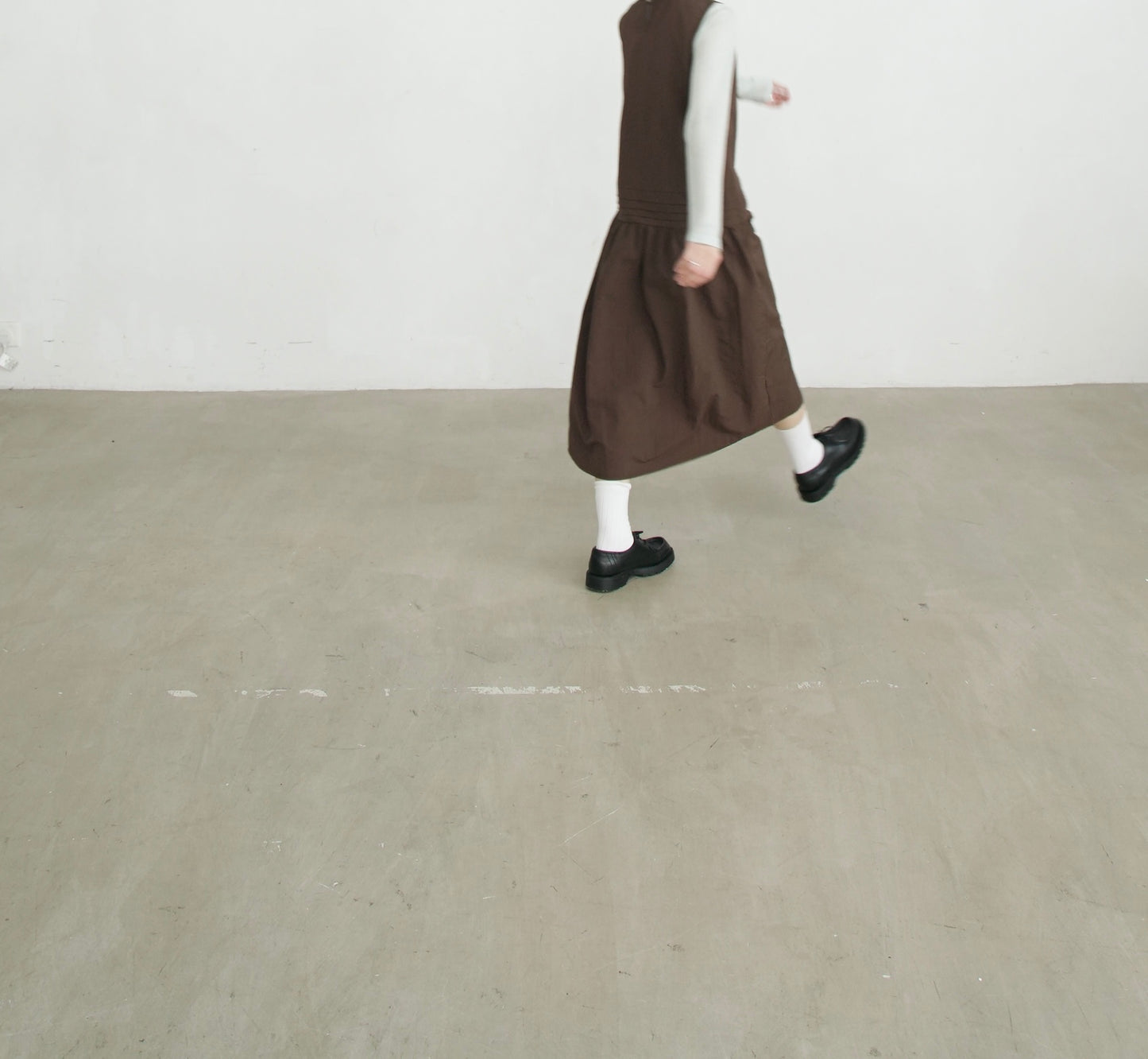 pleatlow dress in brown ( pre-order )