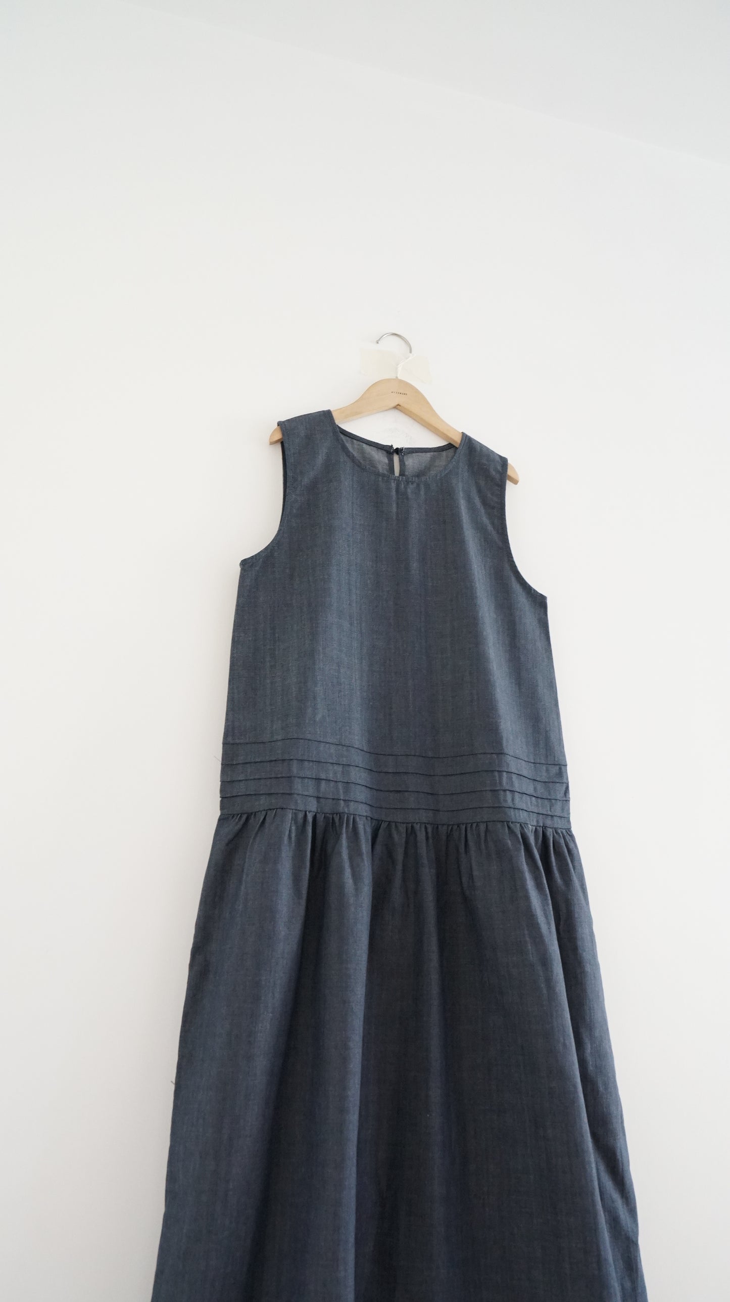 pleatlow dress in denim ( pre-order )