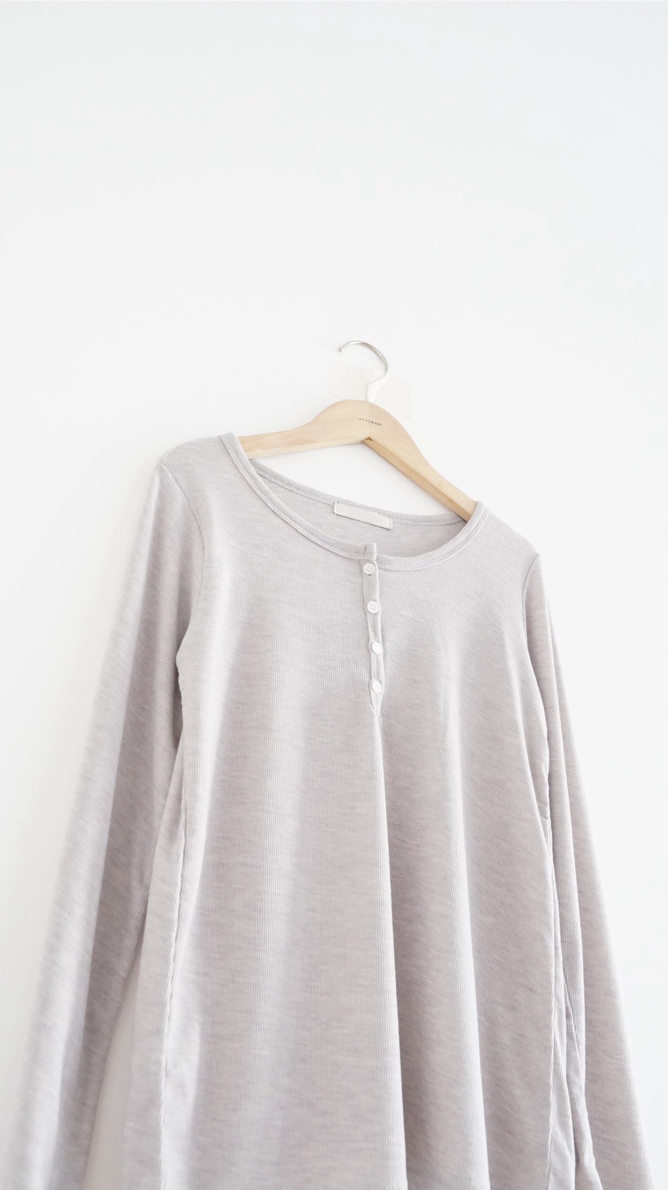 noa sheer basic tee in grey (pre-order)
