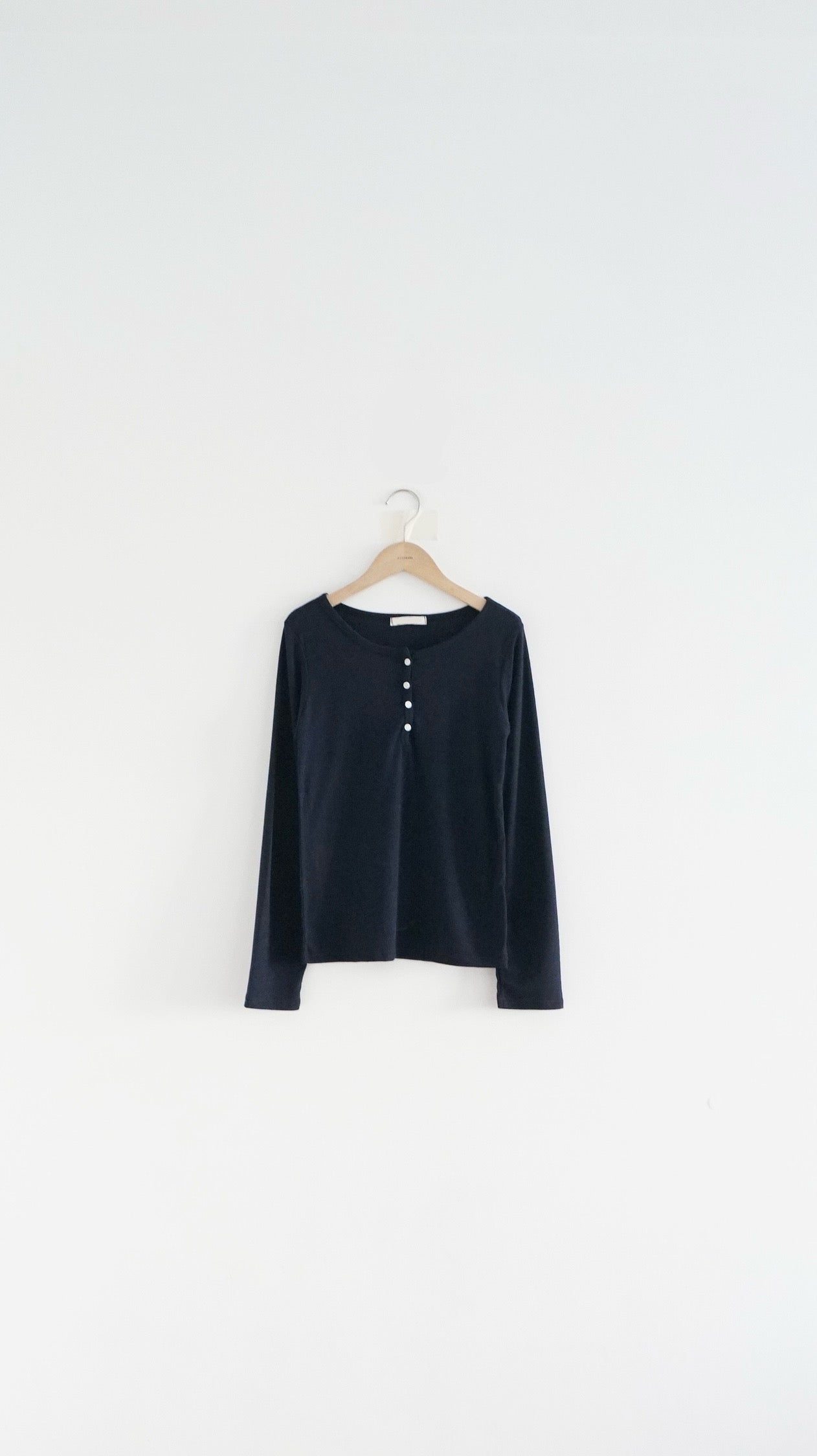 noa sheer basic tee in navy