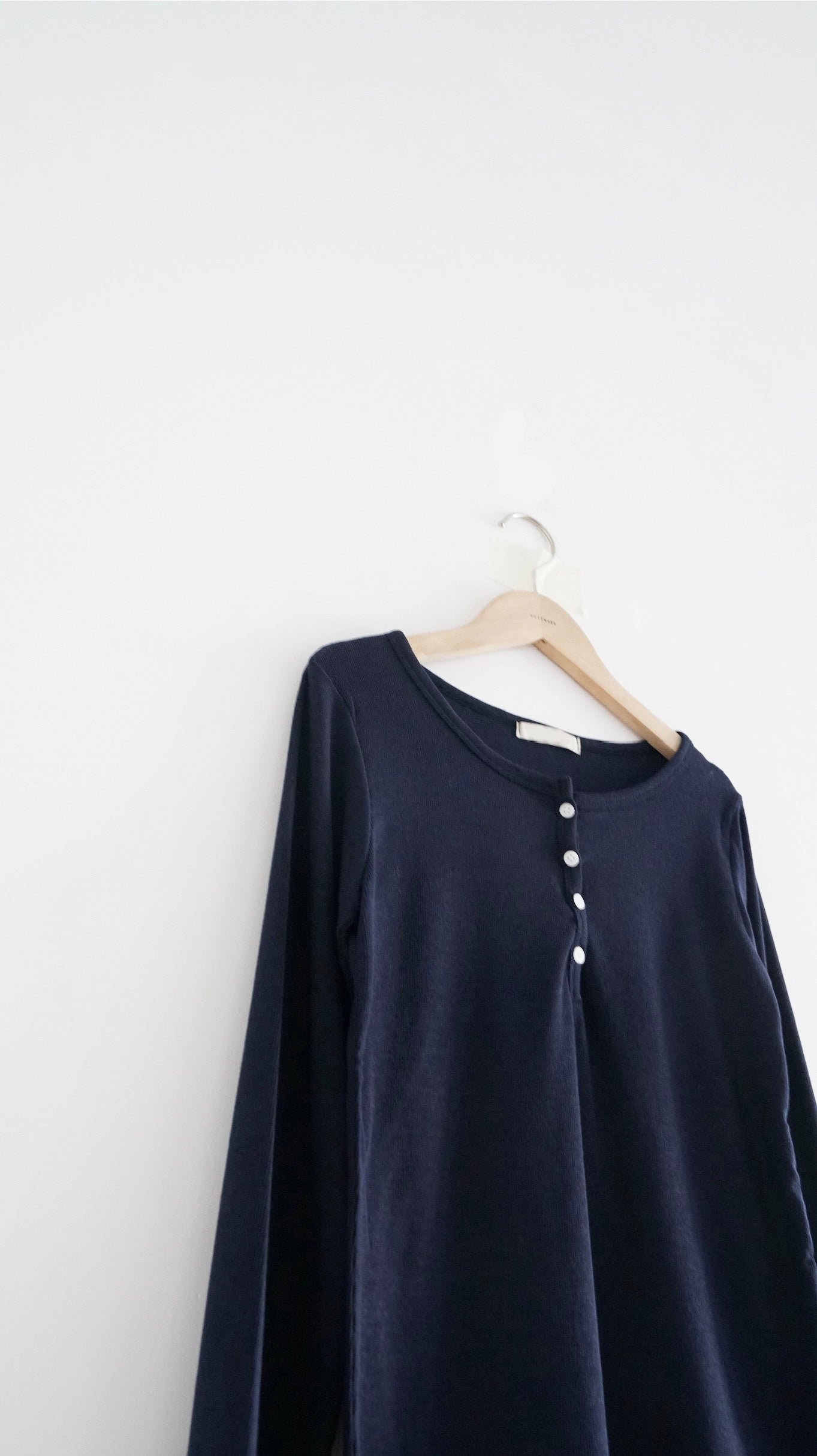 noa sheer basic tee in navy