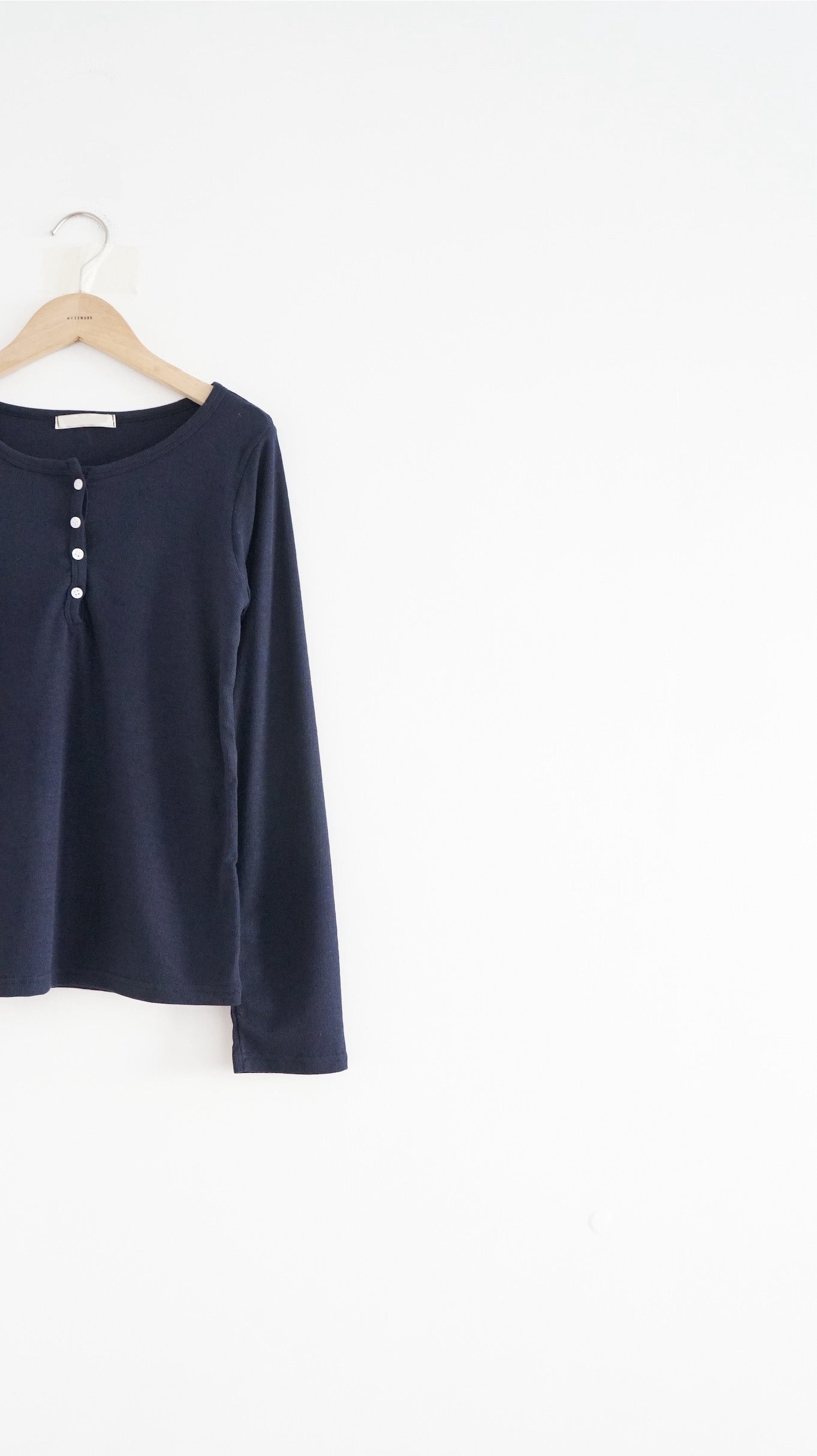 noa sheer basic tee in navy