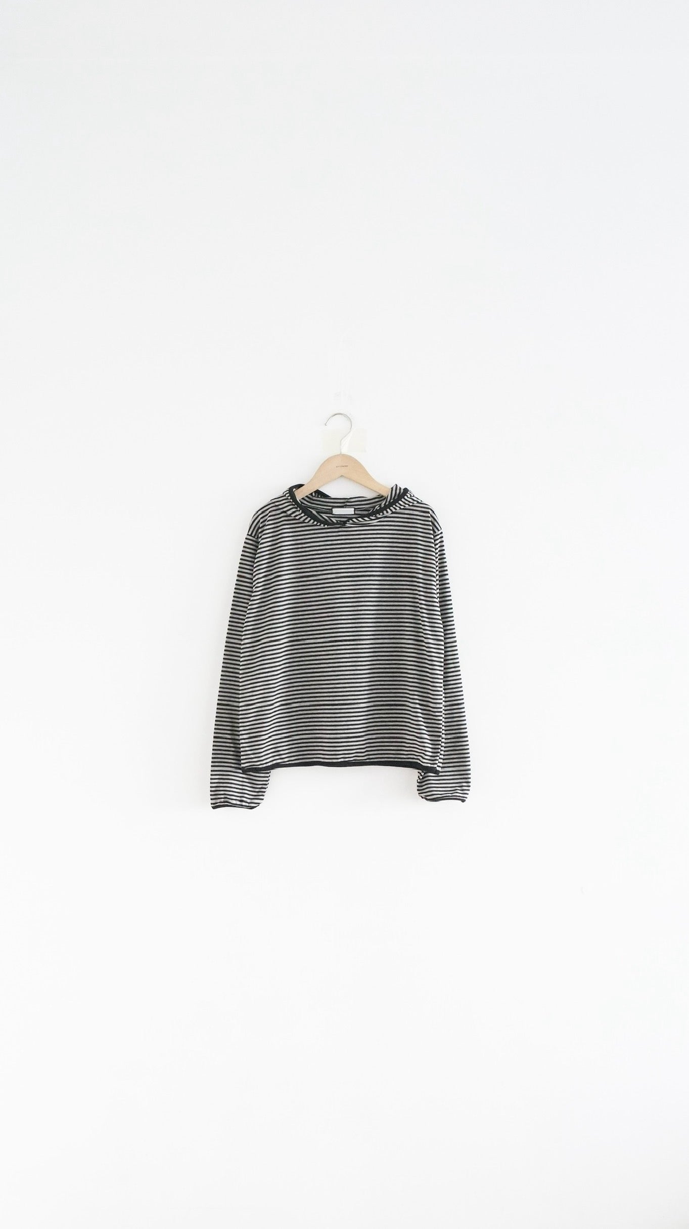 clean fit hoodie tee in grey