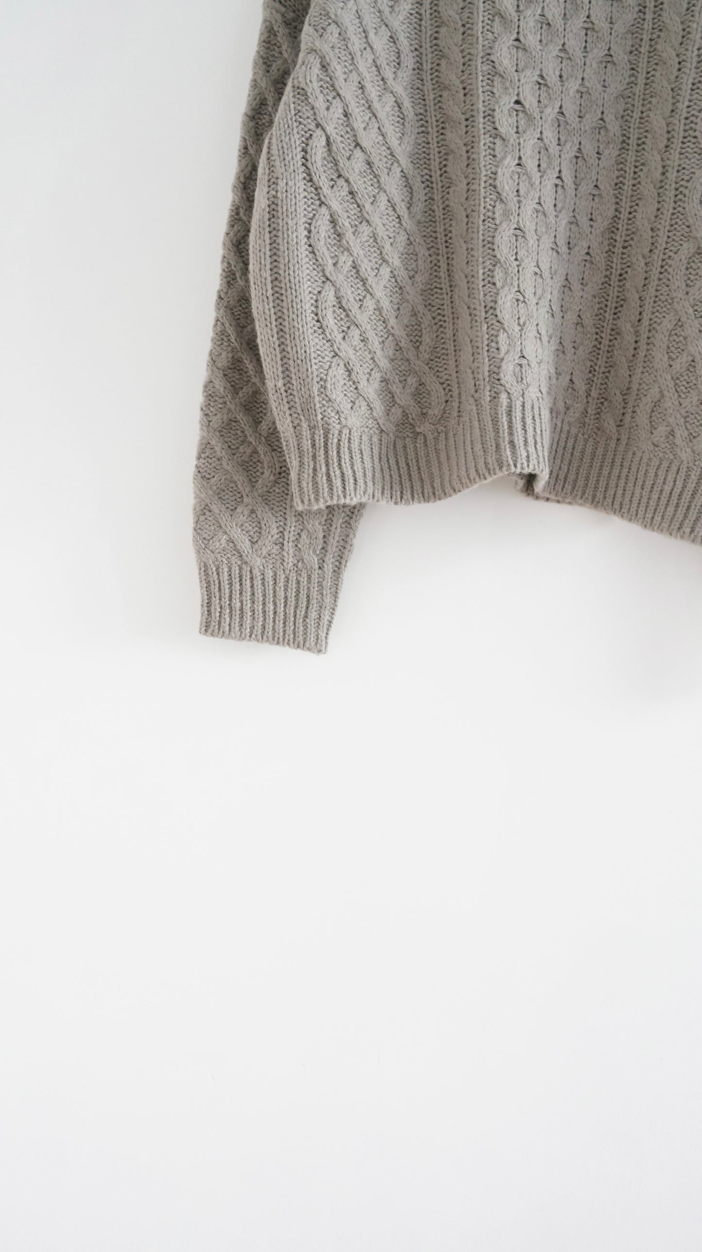 argyle texture sweater in grey (pre-order)