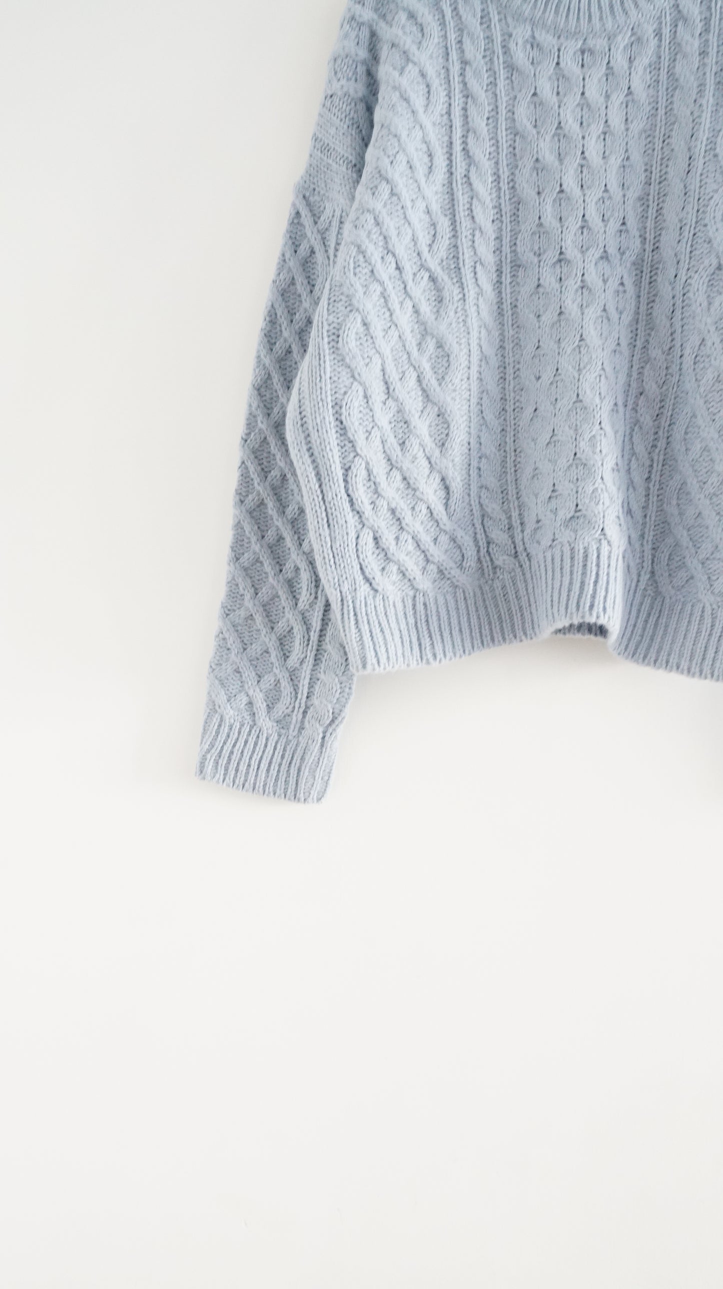 argyle texture sweater in baby-blue (pre-order)