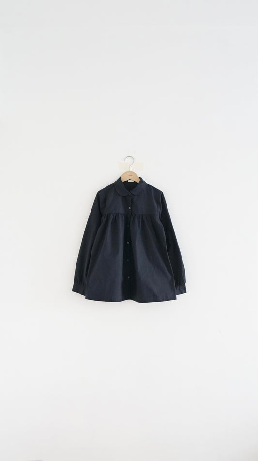 pleated collar shirt in navy (pre-order)