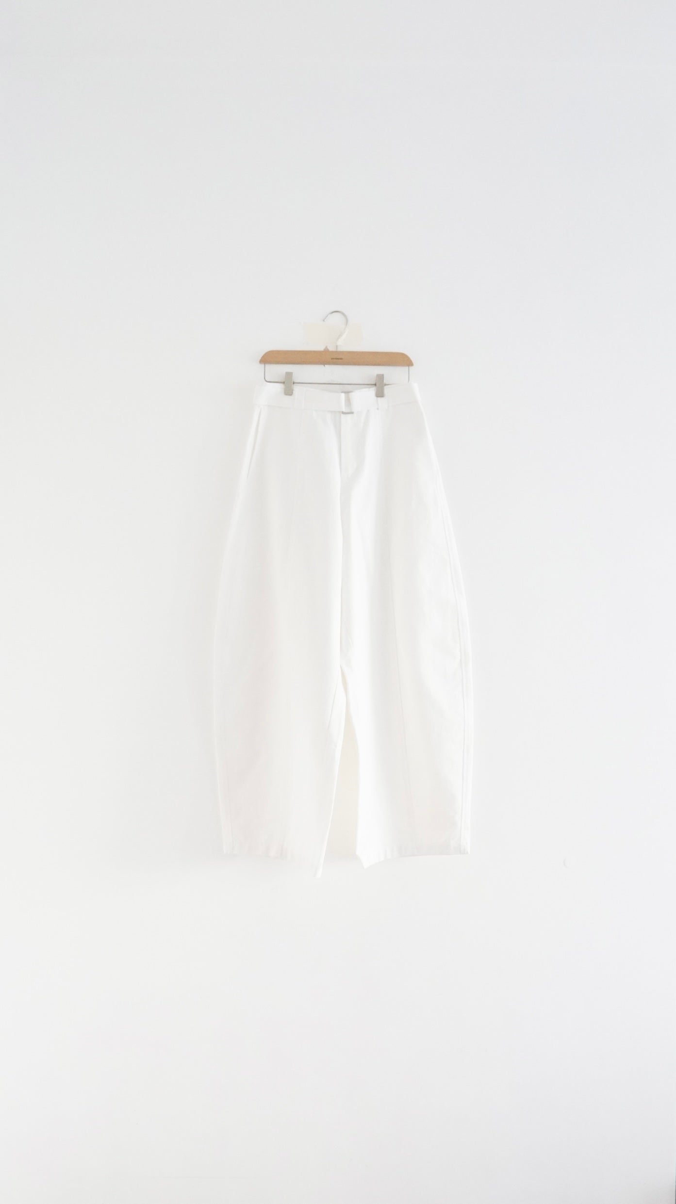 line seam white pants in ivory (pre-order)