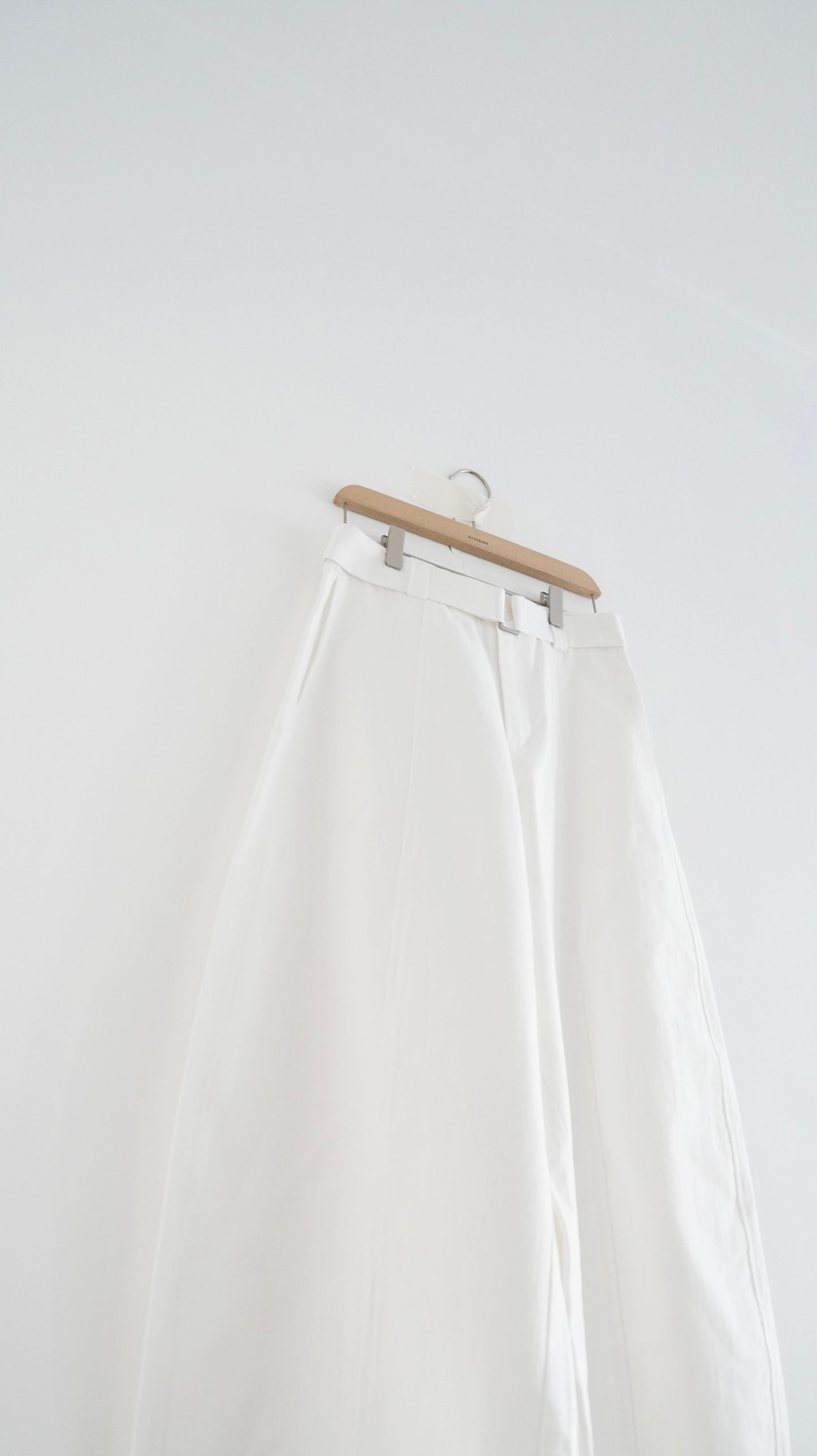 line seam white pants in ivory (pre-order)