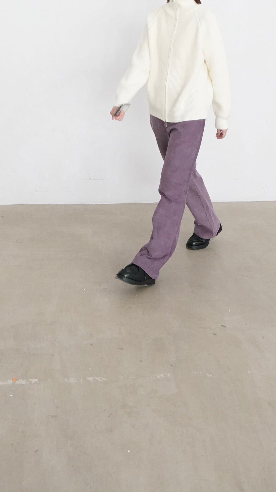tess fine corduroy trousers in pink lavender