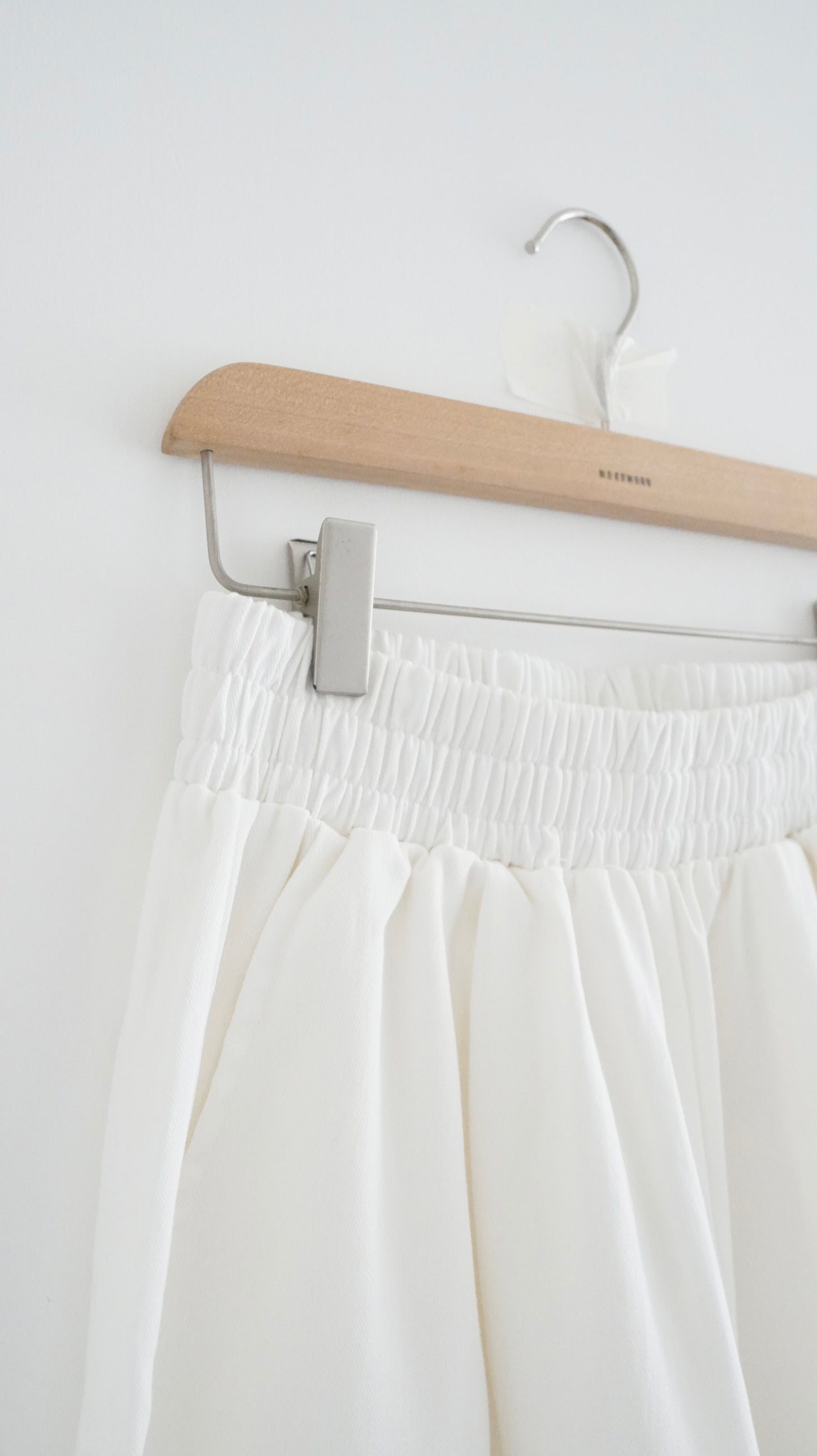 baggy cotton pants in white