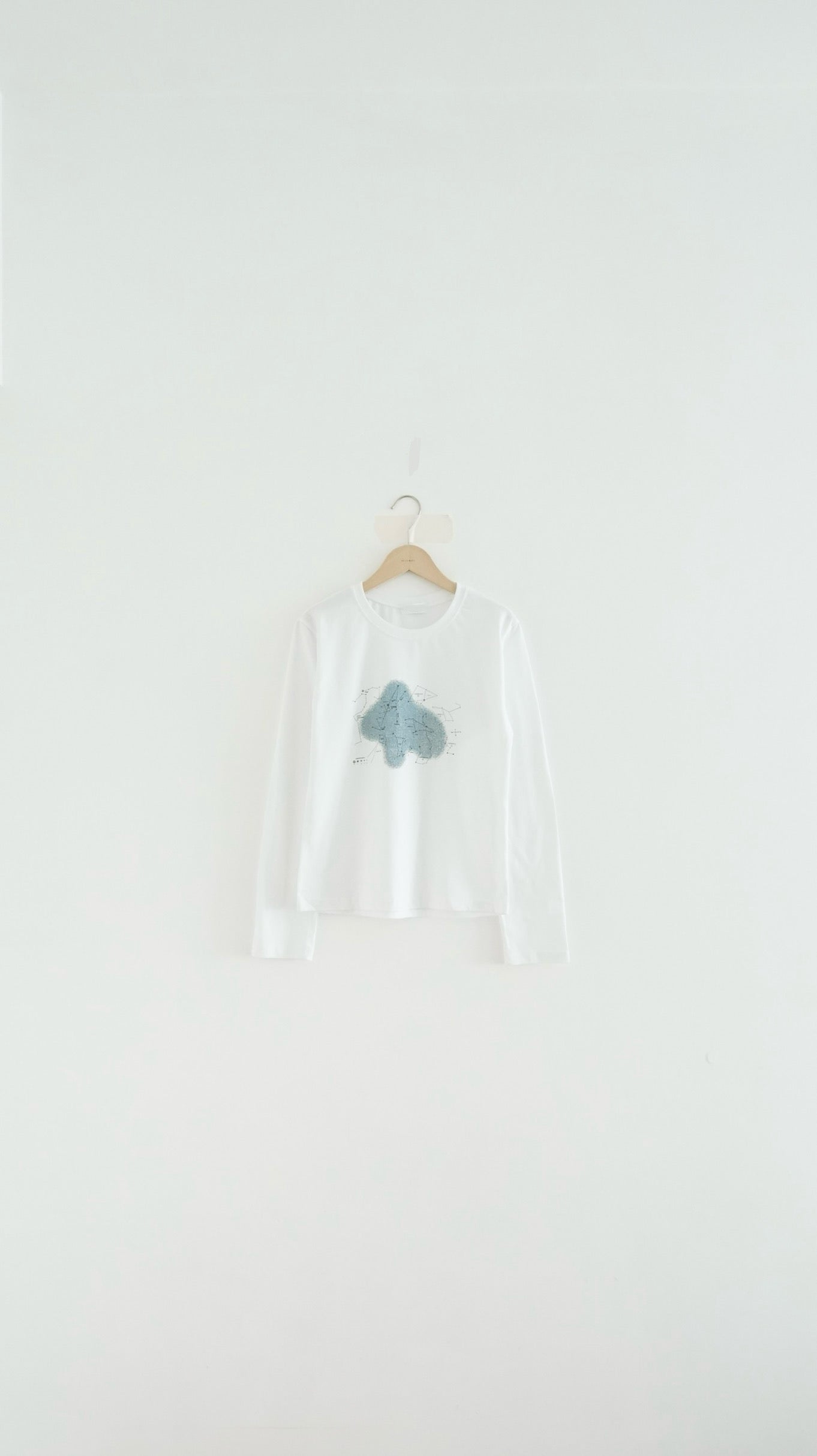 the orion print tee in white