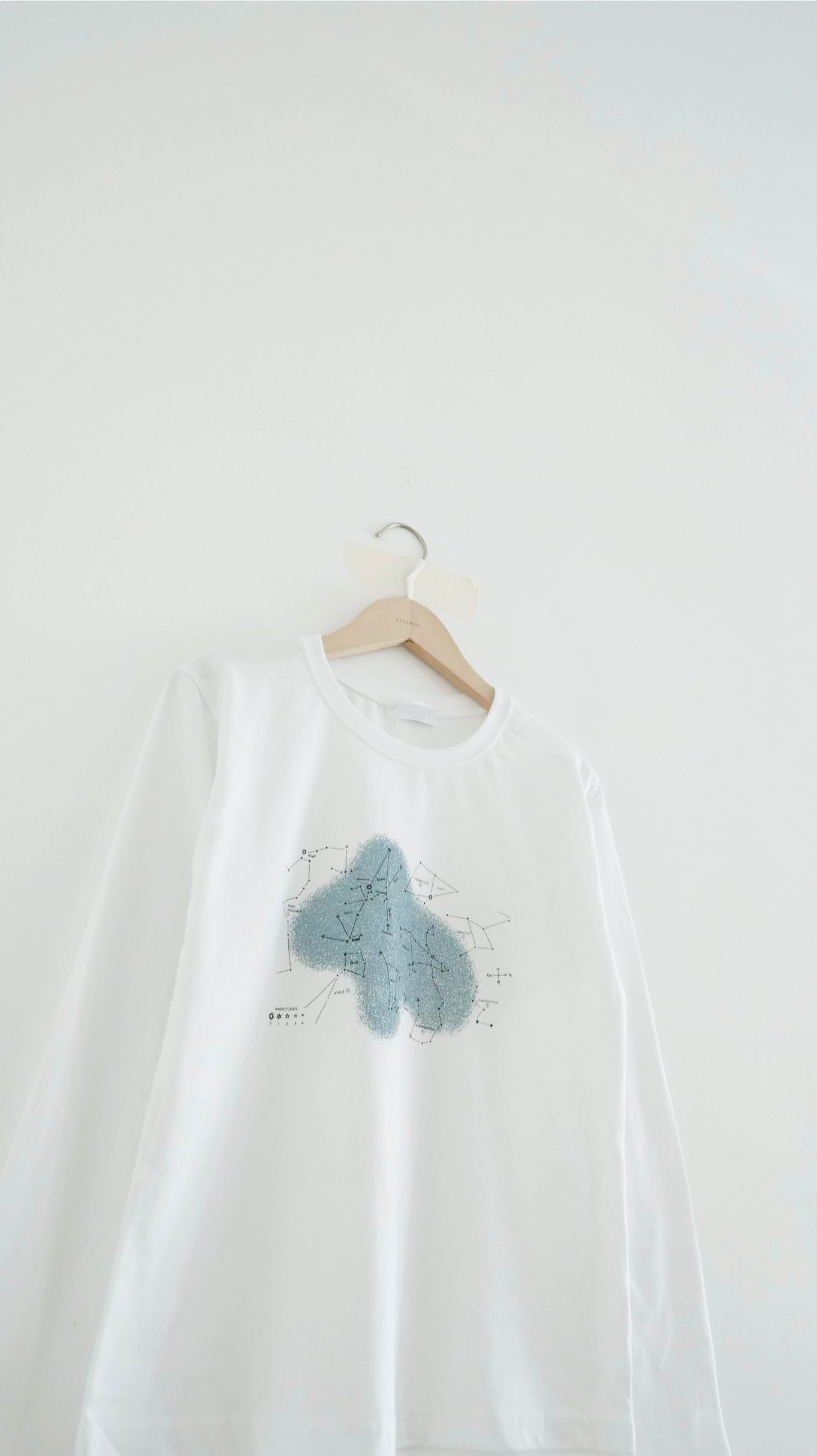 the orion print tee in white