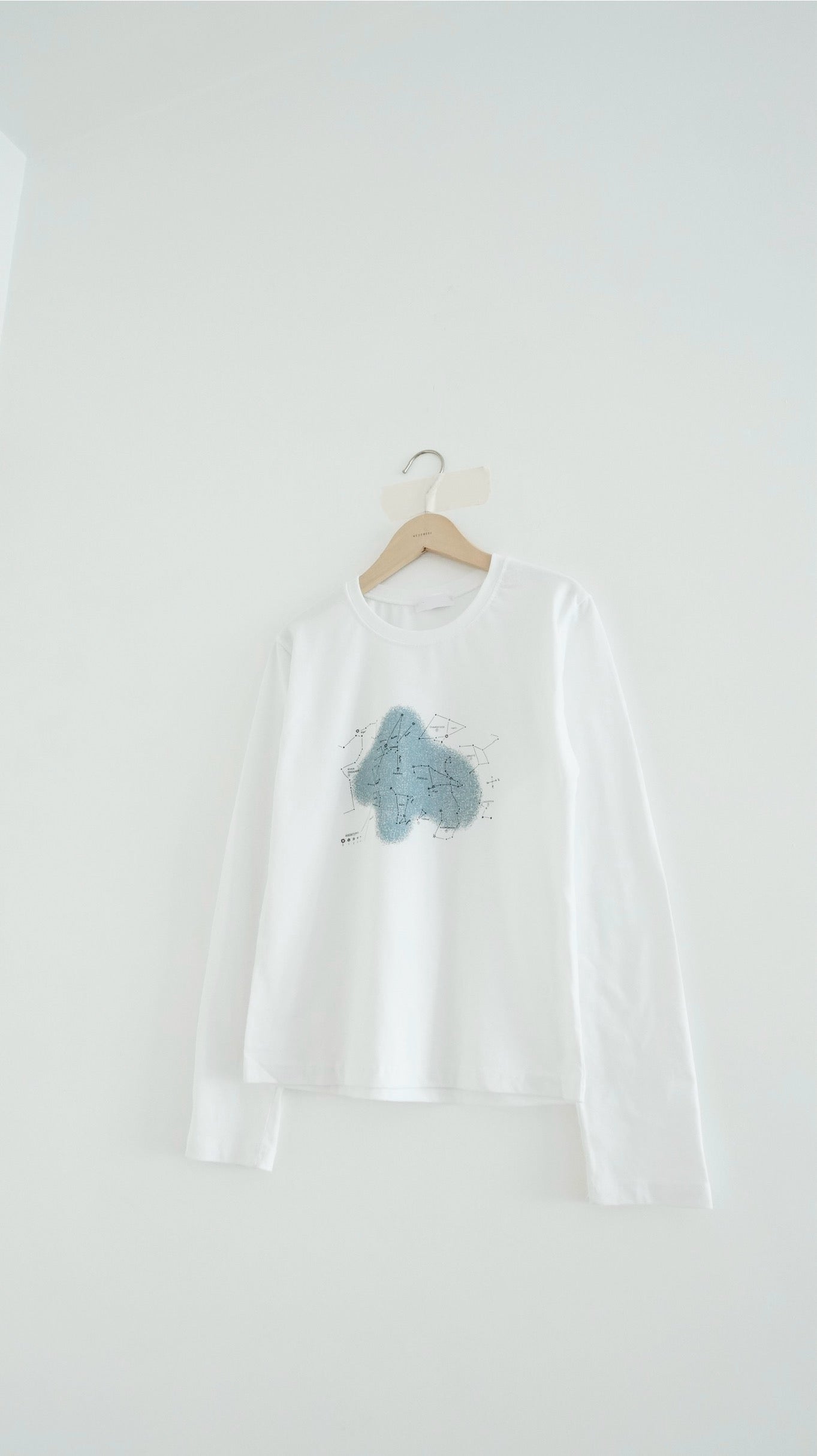 the orion print tee in white
