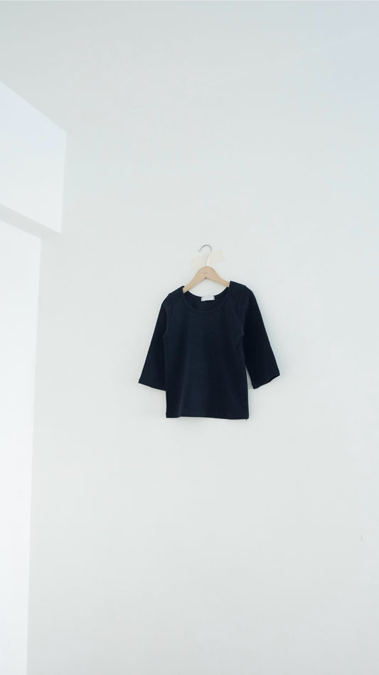 the kaia clean tee in navy (pre-order)