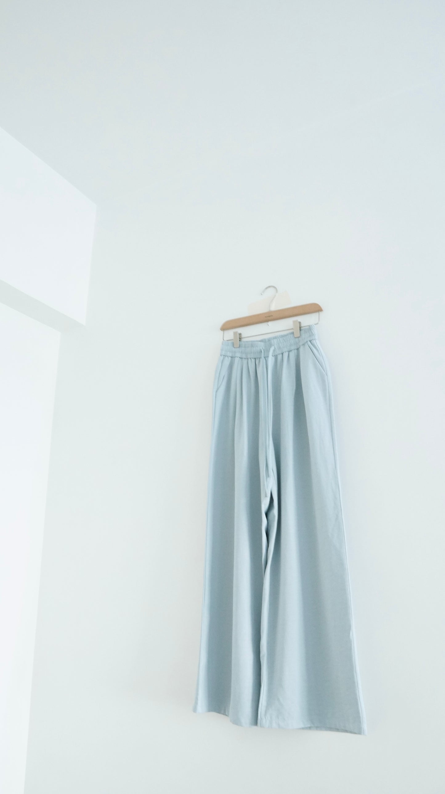 mochi color easy pants in sora (pre-order)