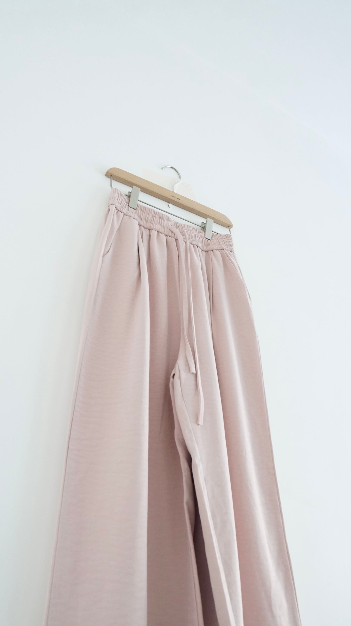 mochi color easy pants in pink (pre-order)