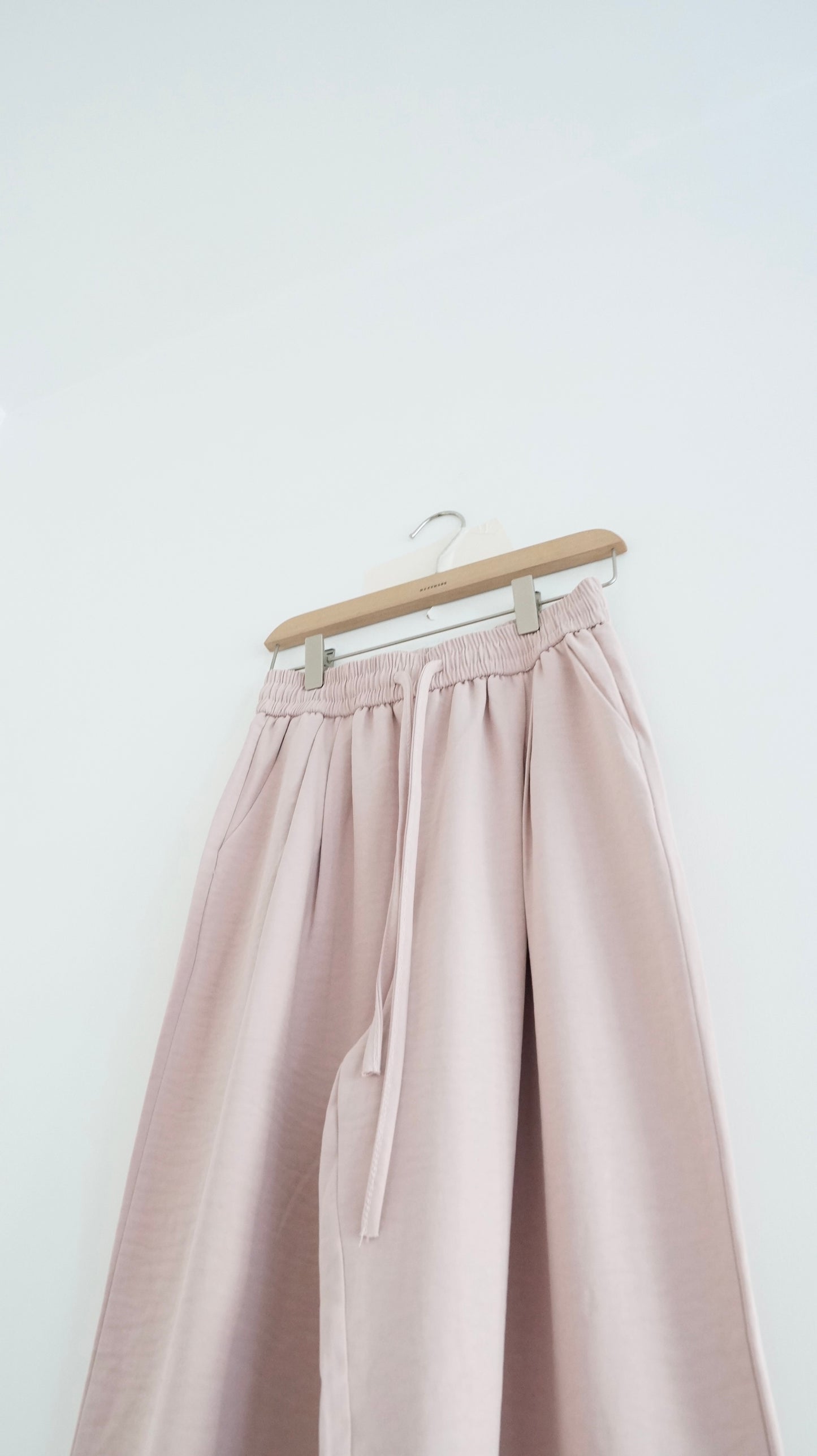 mochi color easy pants in pink (pre-order)