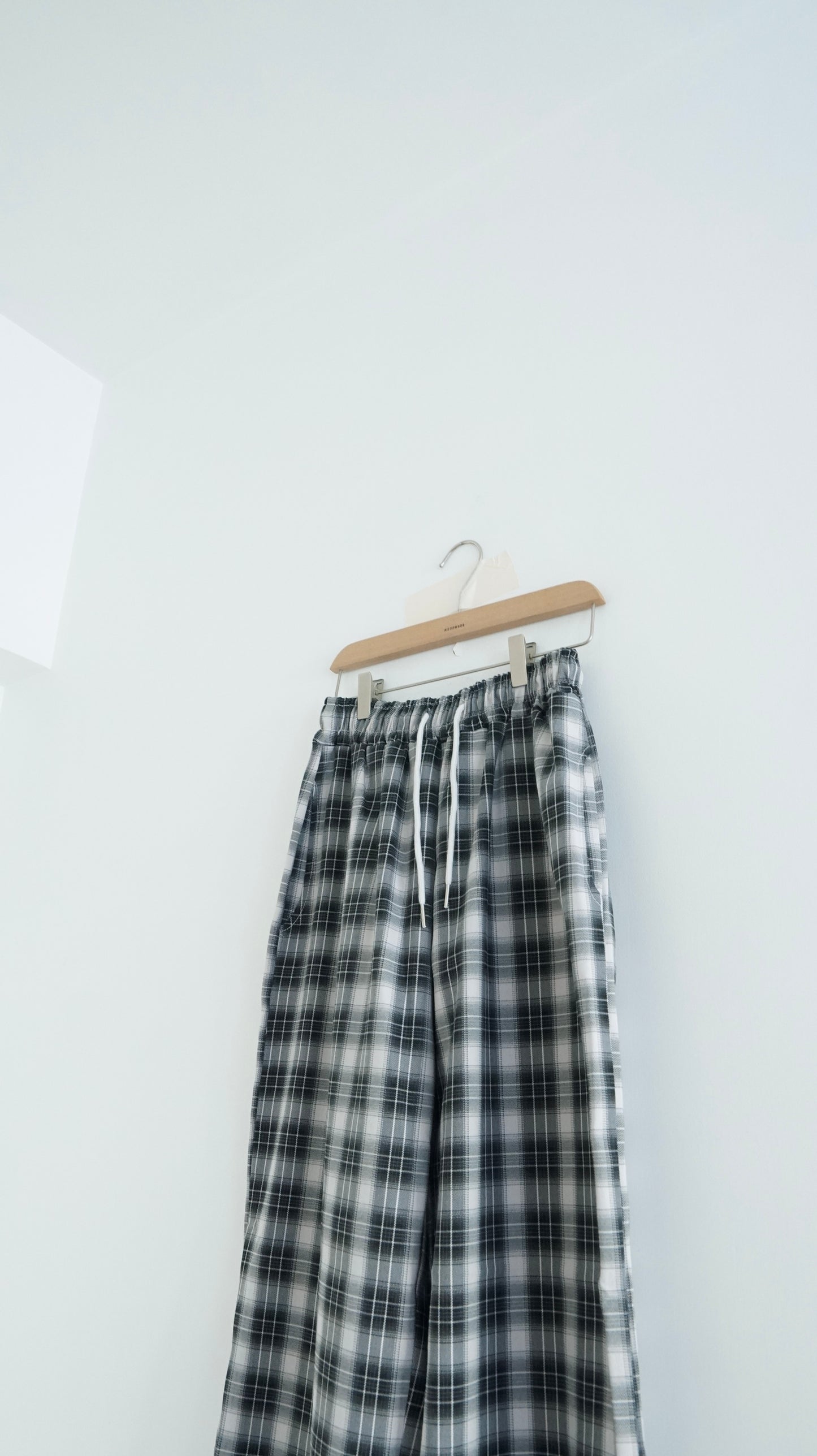 The kyoto checked trousers in black