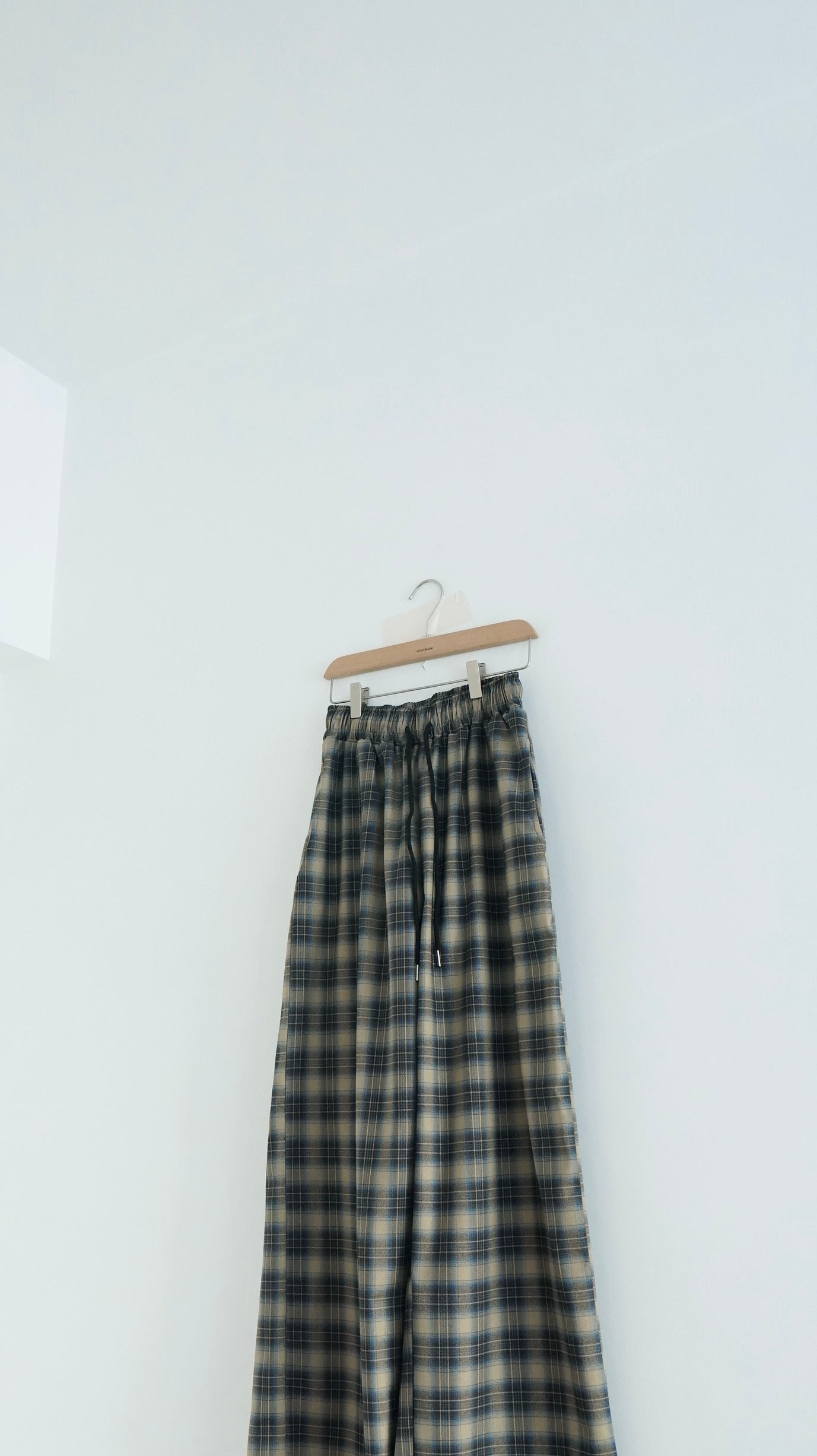 The kyoto checked trousers in beige (pre-order)