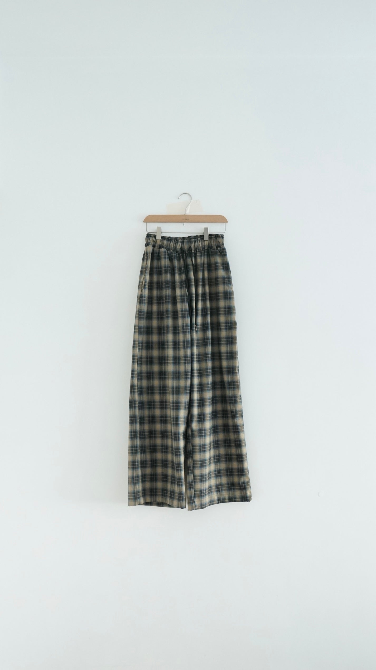 The kyoto checked trousers in beige (pre-order)