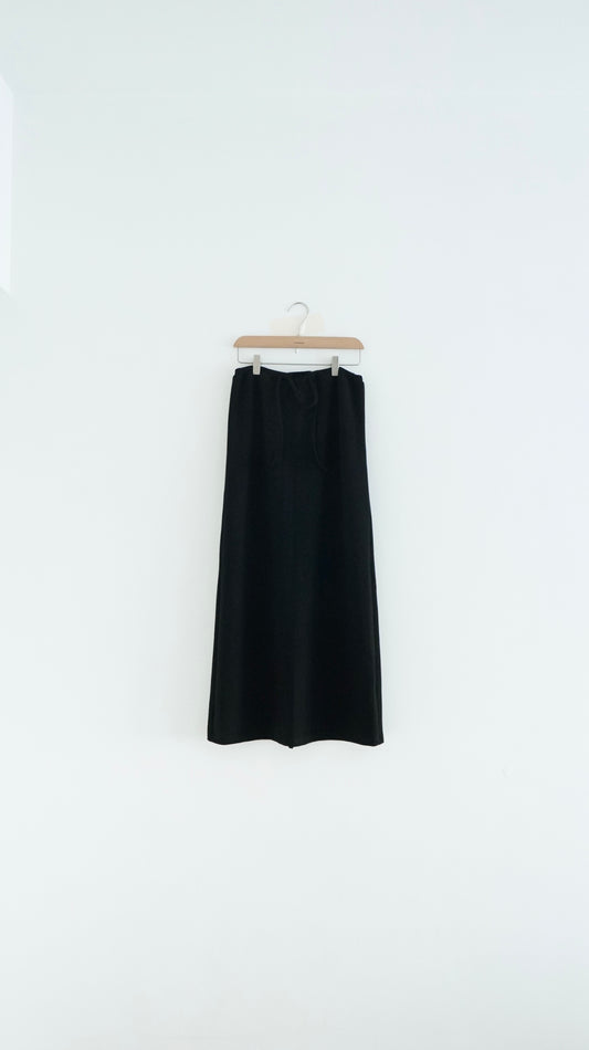 ari cotton long skirt in black (pre-order)