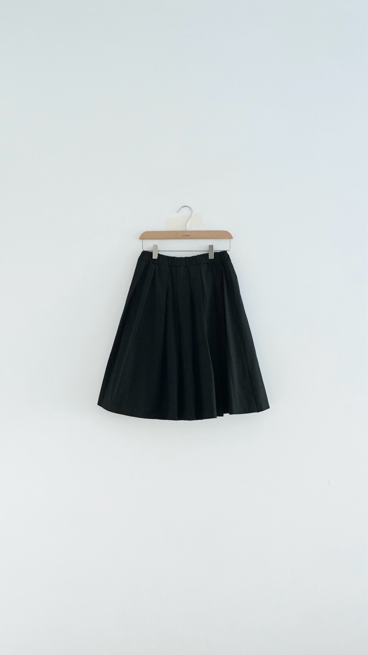alma light midi skirt in black (pre-order)