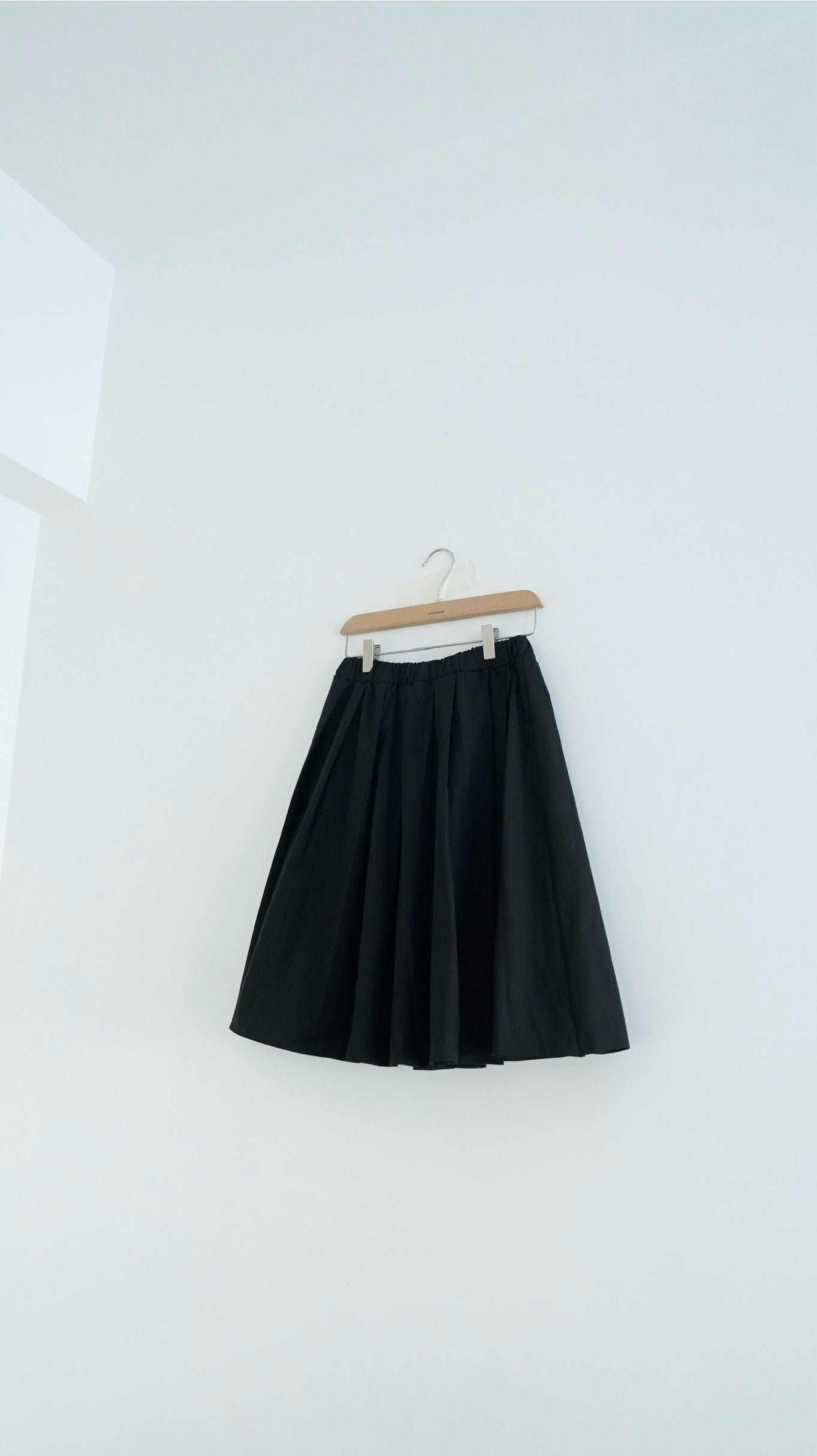 alma light midi skirt in black (pre-order)