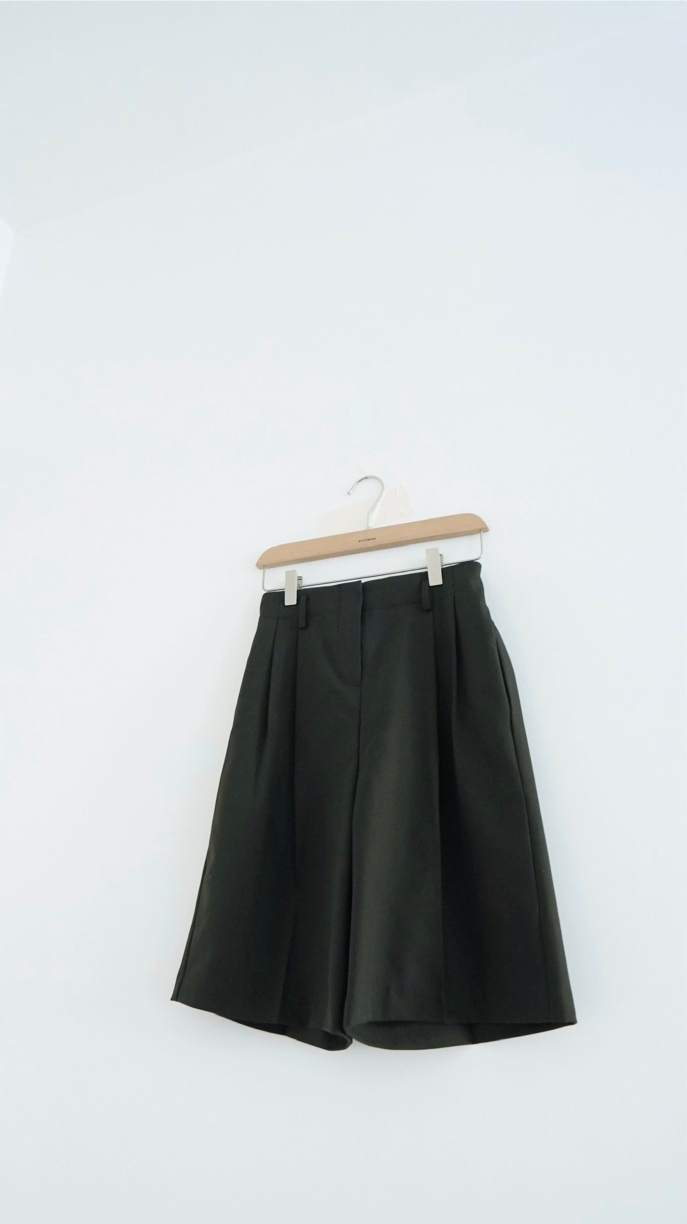victoria tailored shorts in charcoal (pre-order)