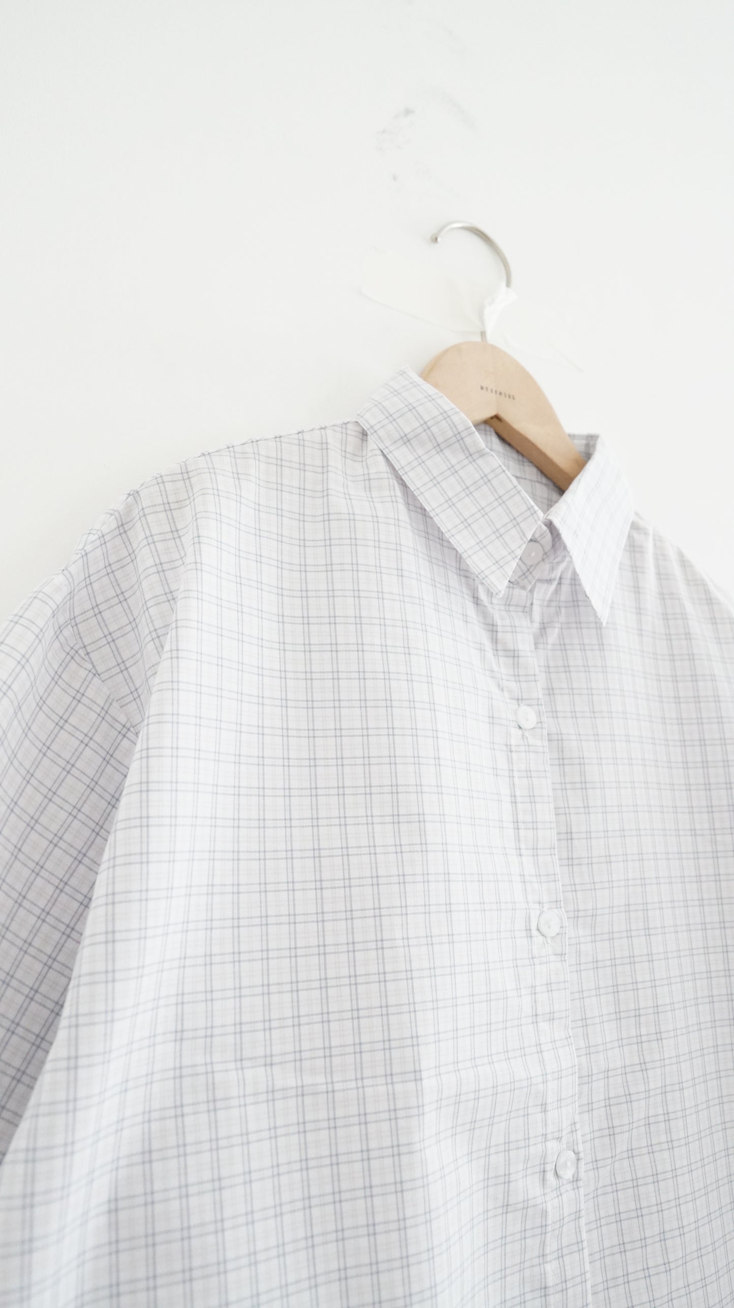 plain grid shirt in white (pre-order)