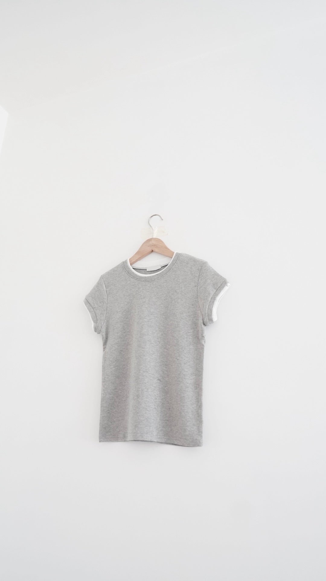 yui modal contrast trim tee in grey (pre-order)