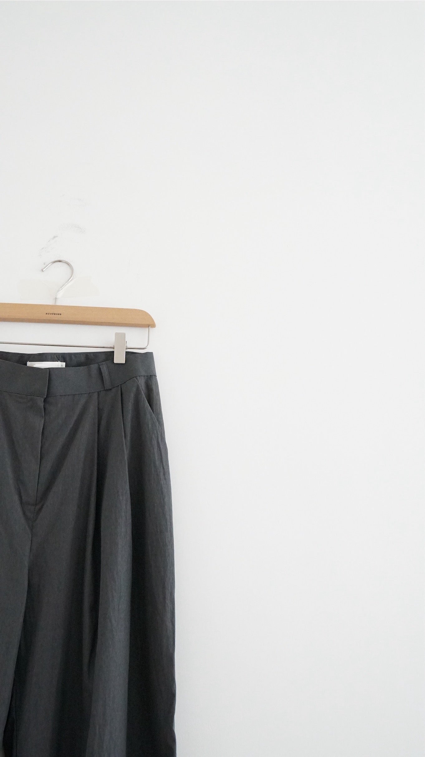 lightproof low-waist trousers in charcoal (pre-order)