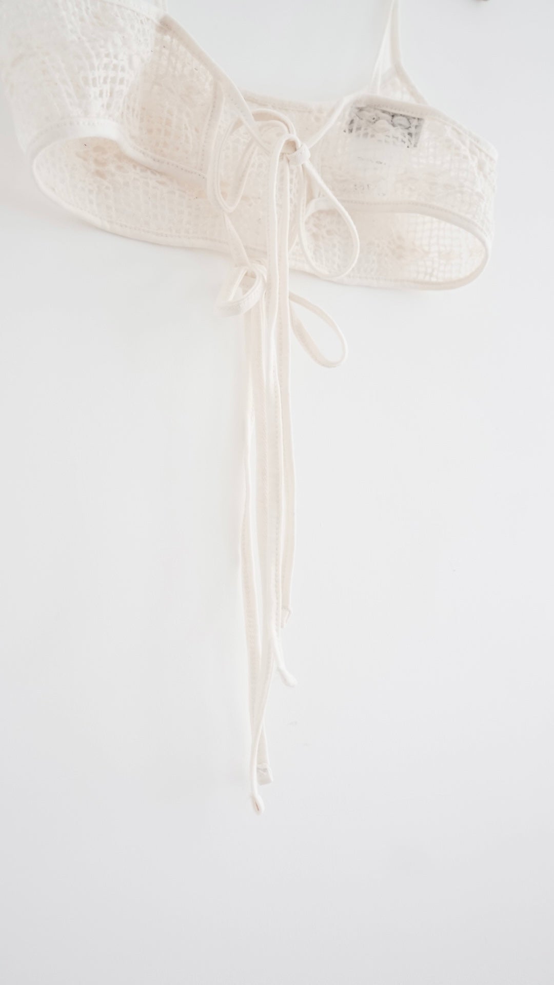 ariel floral lace-up cropped camisole in ivory (pre-order)