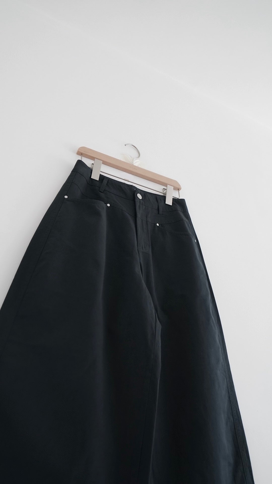 kaze curved seam wide-leg trousers in navy (pre-order)