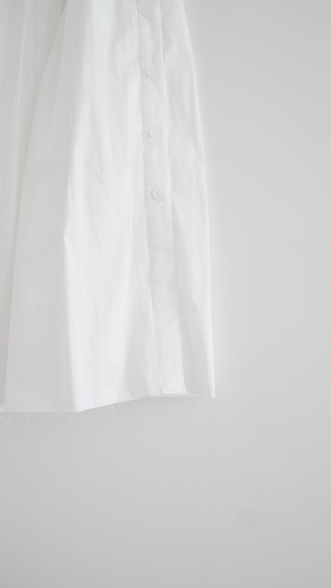 atelier waist pleated maxi skirt in white (pre-order)