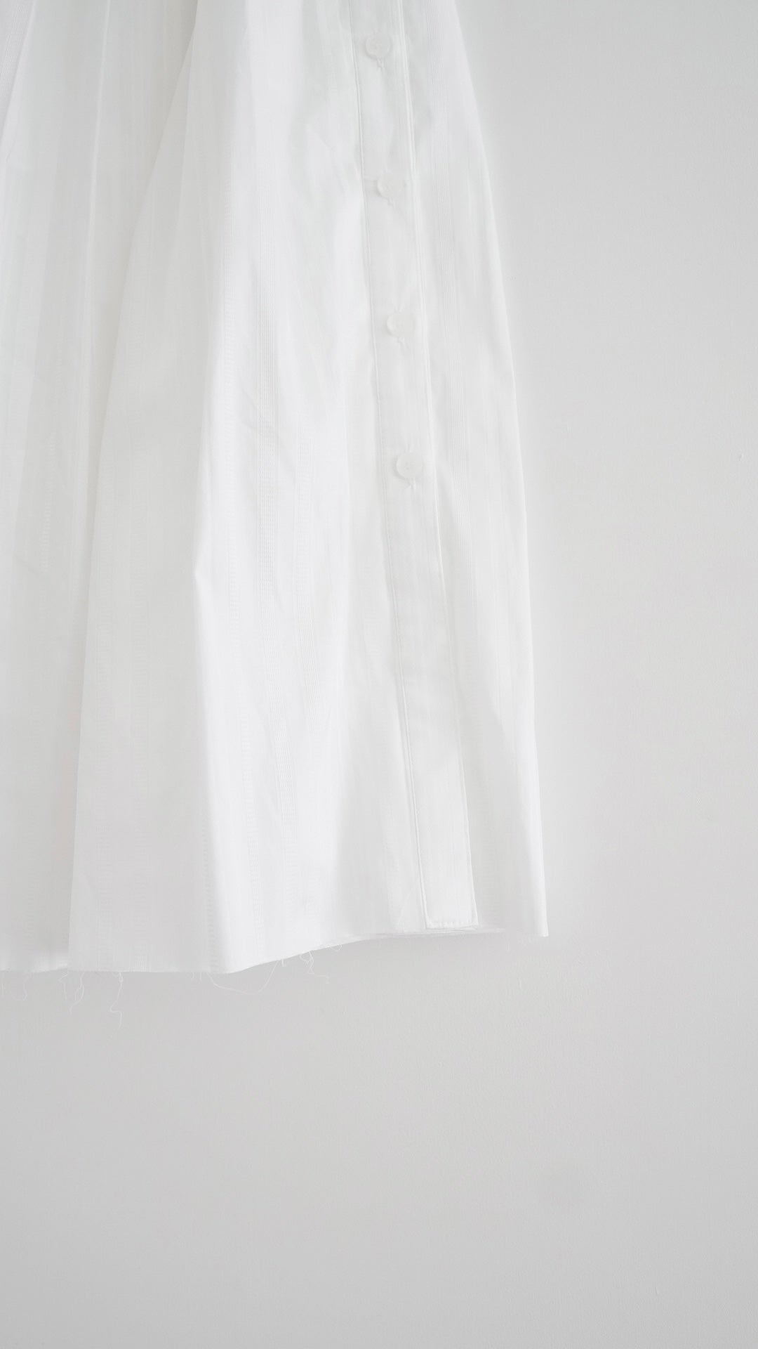 atelier waist pleated maxi skirt in white (pre-order)
