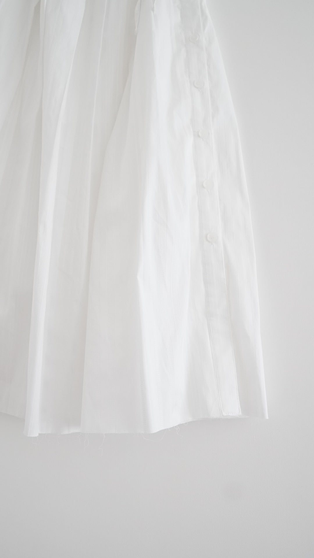 atelier waist pleated maxi skirt in white (pre-order)