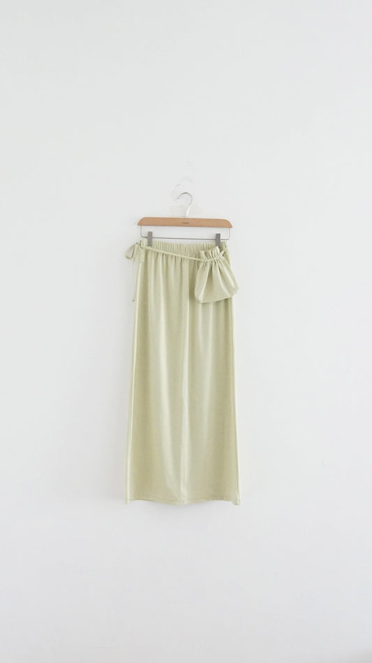 pear pencil skirt in green (pre-order)