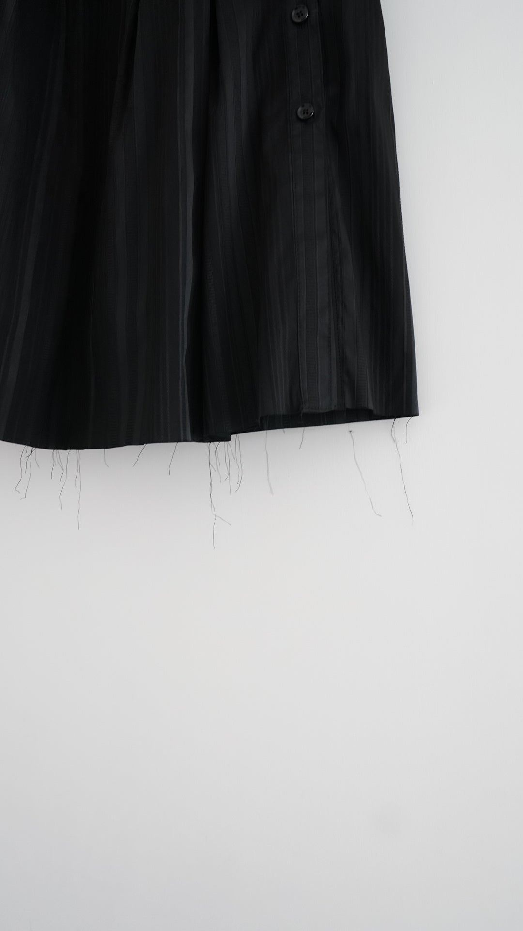 atelier waist pleated maxi skirt in black (pre-order)