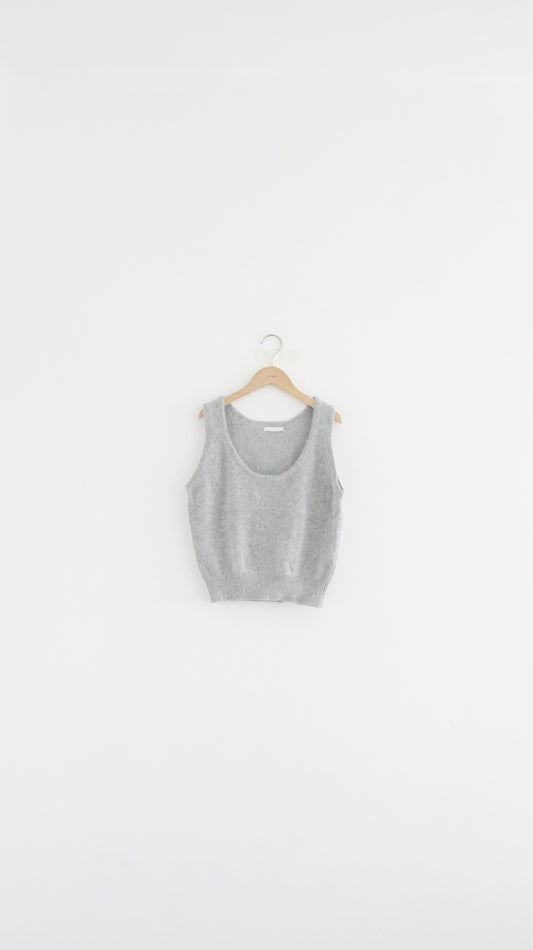soft minimalist vest in grey (pre-order)