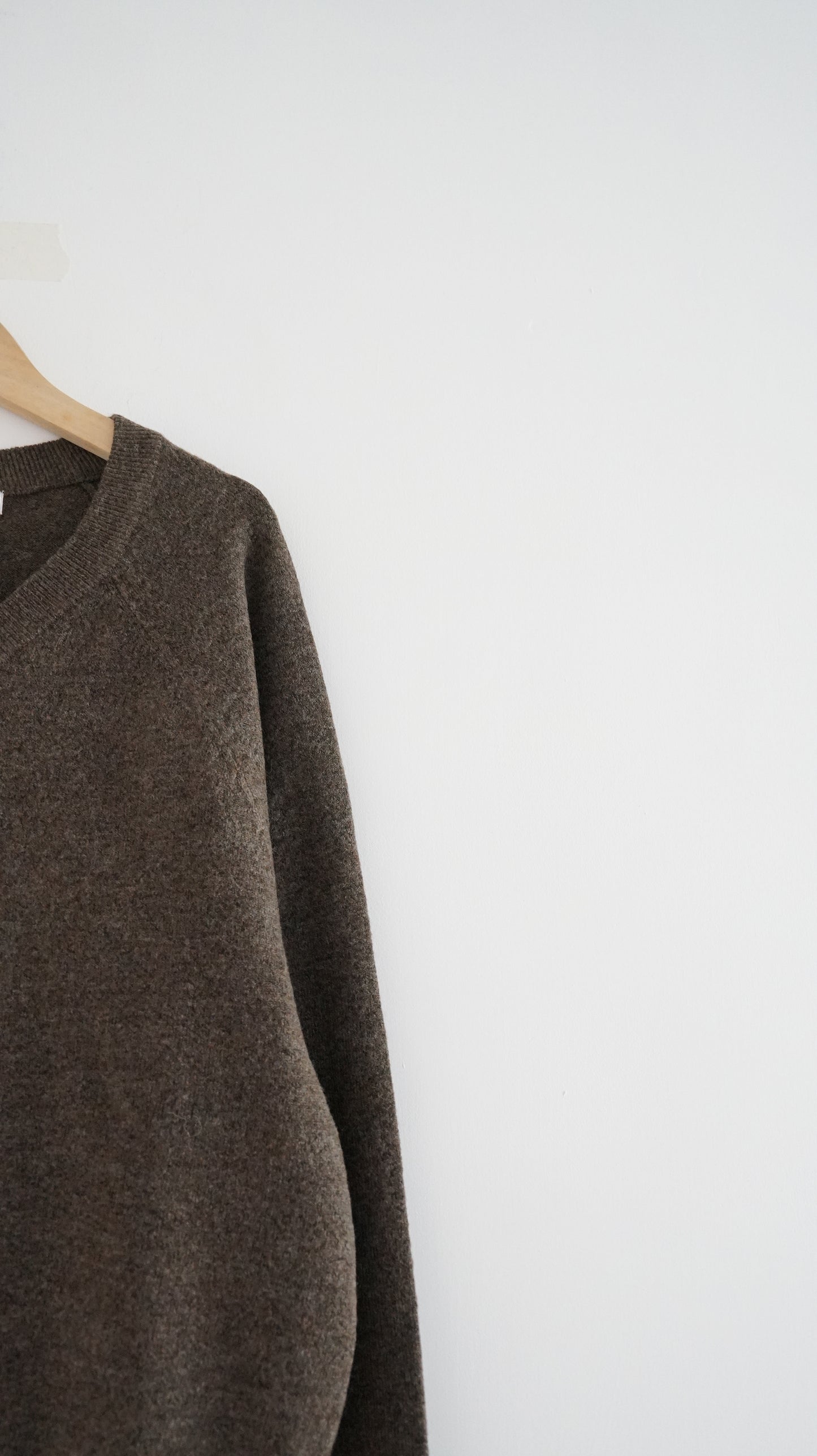 classic v-neck knit in brown (pre-order)