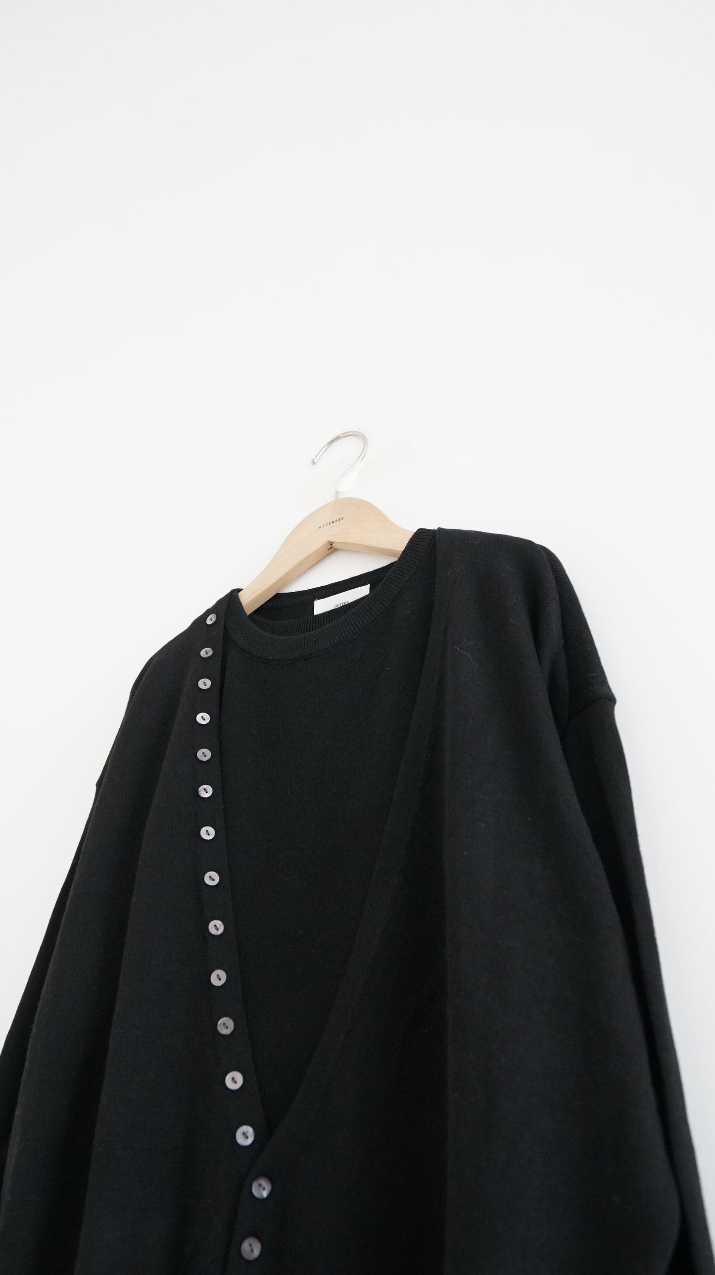 detail button set cardigan in black (pre-order)