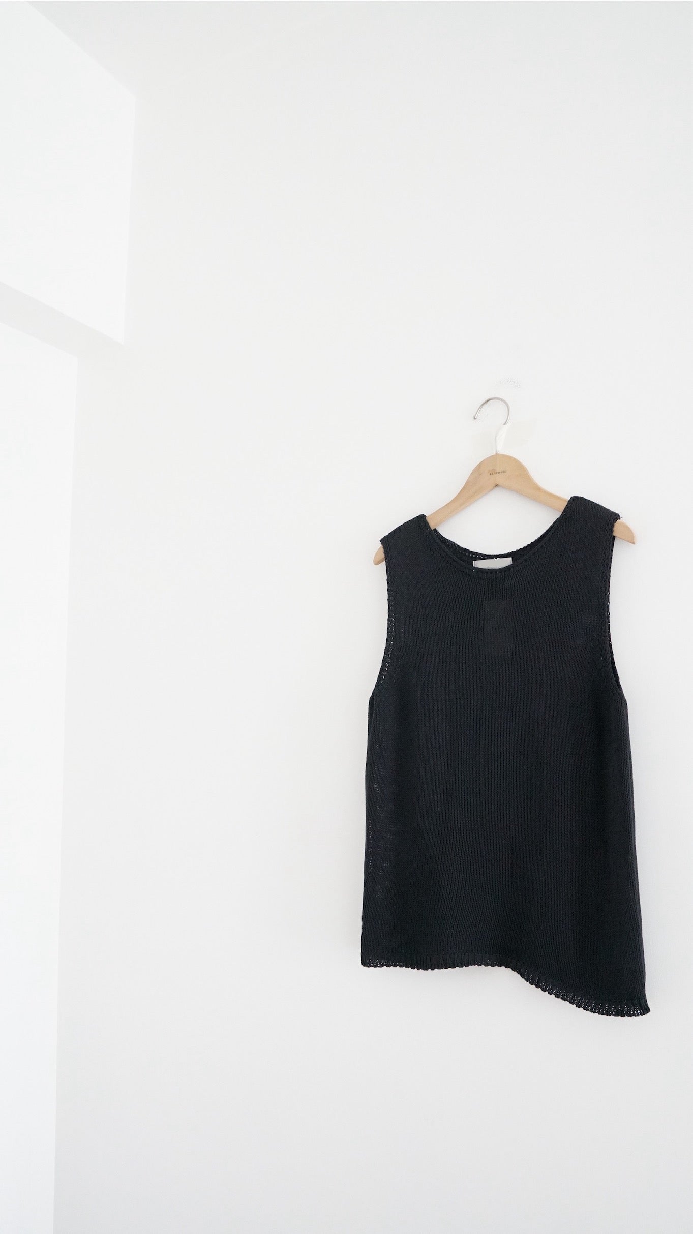 basic u-neck linen top in black (pre-order)
