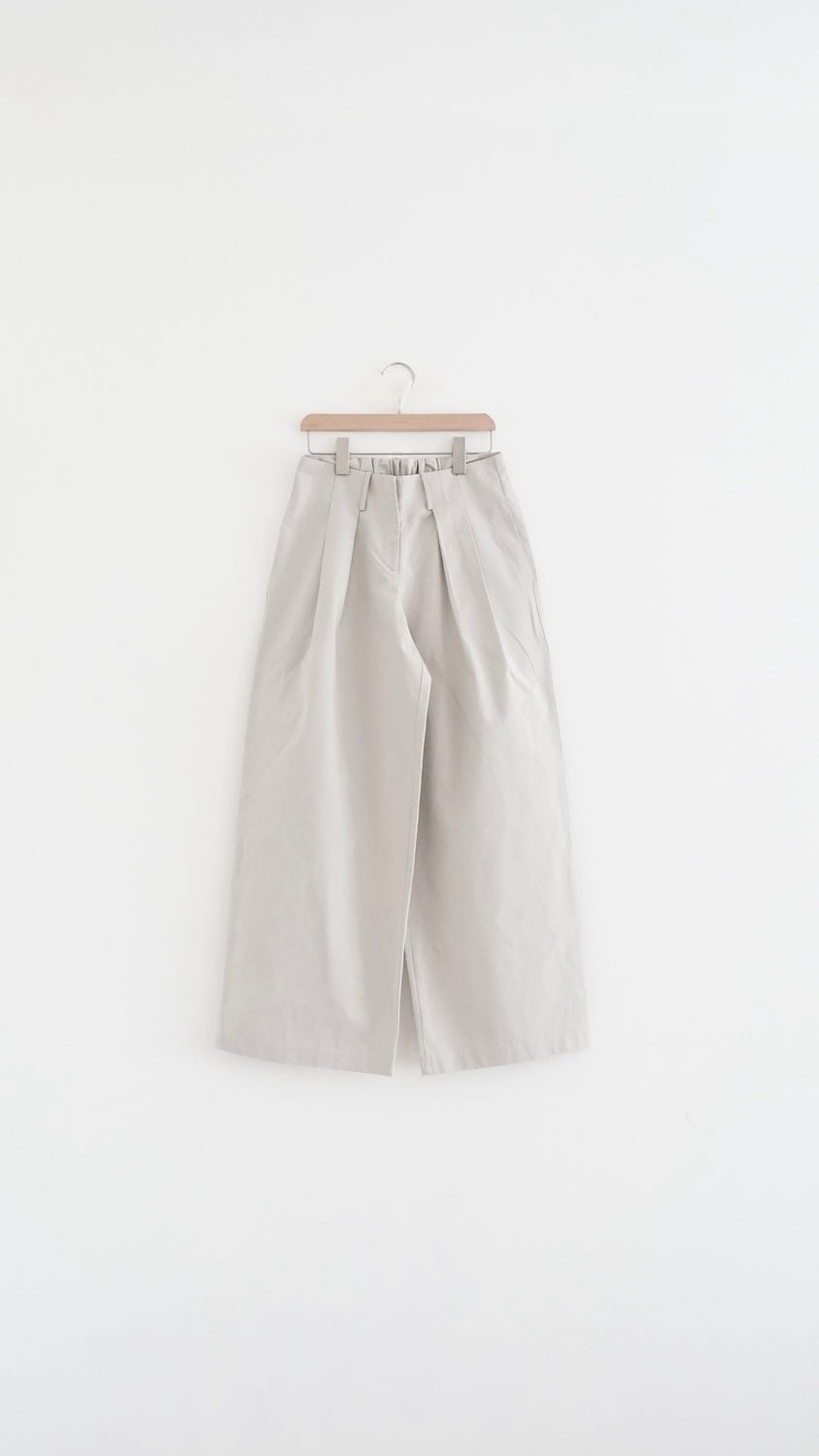 ally pleated waist trousers in grey (pre-order)