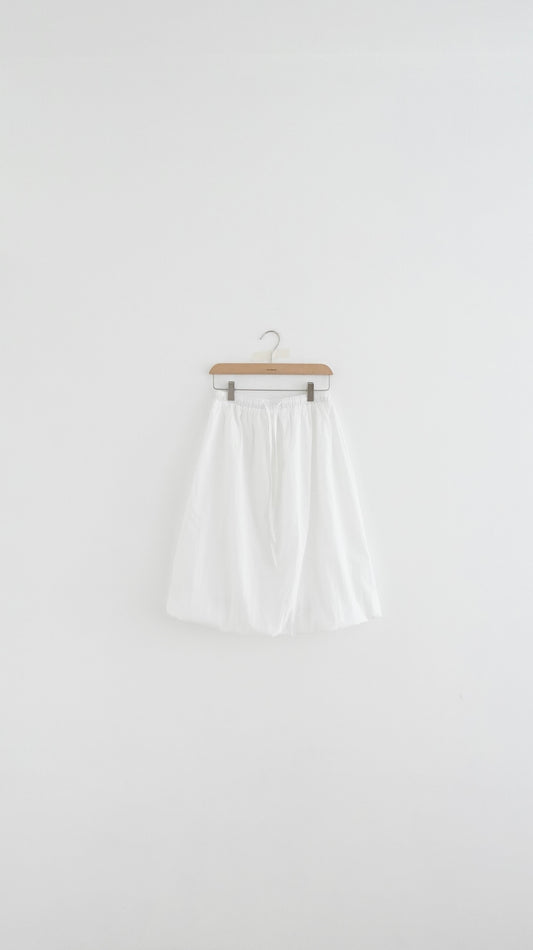 everyday puff midi skirt in white (pre-order)